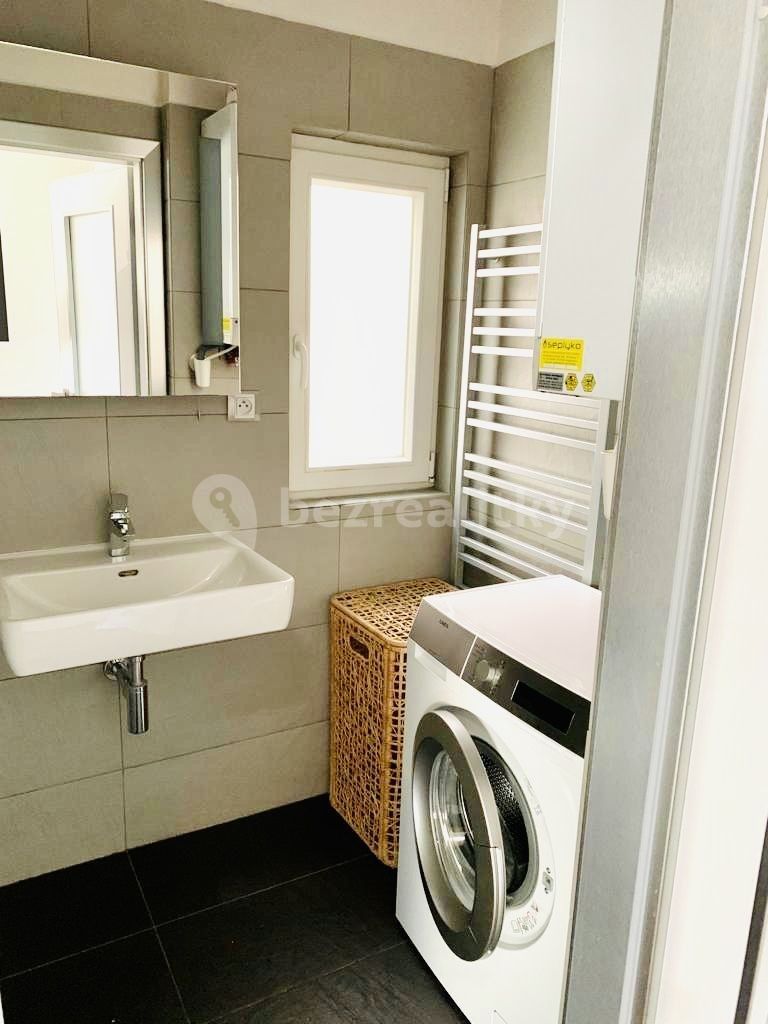Pronájem byt 2+kk - Tovární, Praha - Holešovice, 67 m² - 5