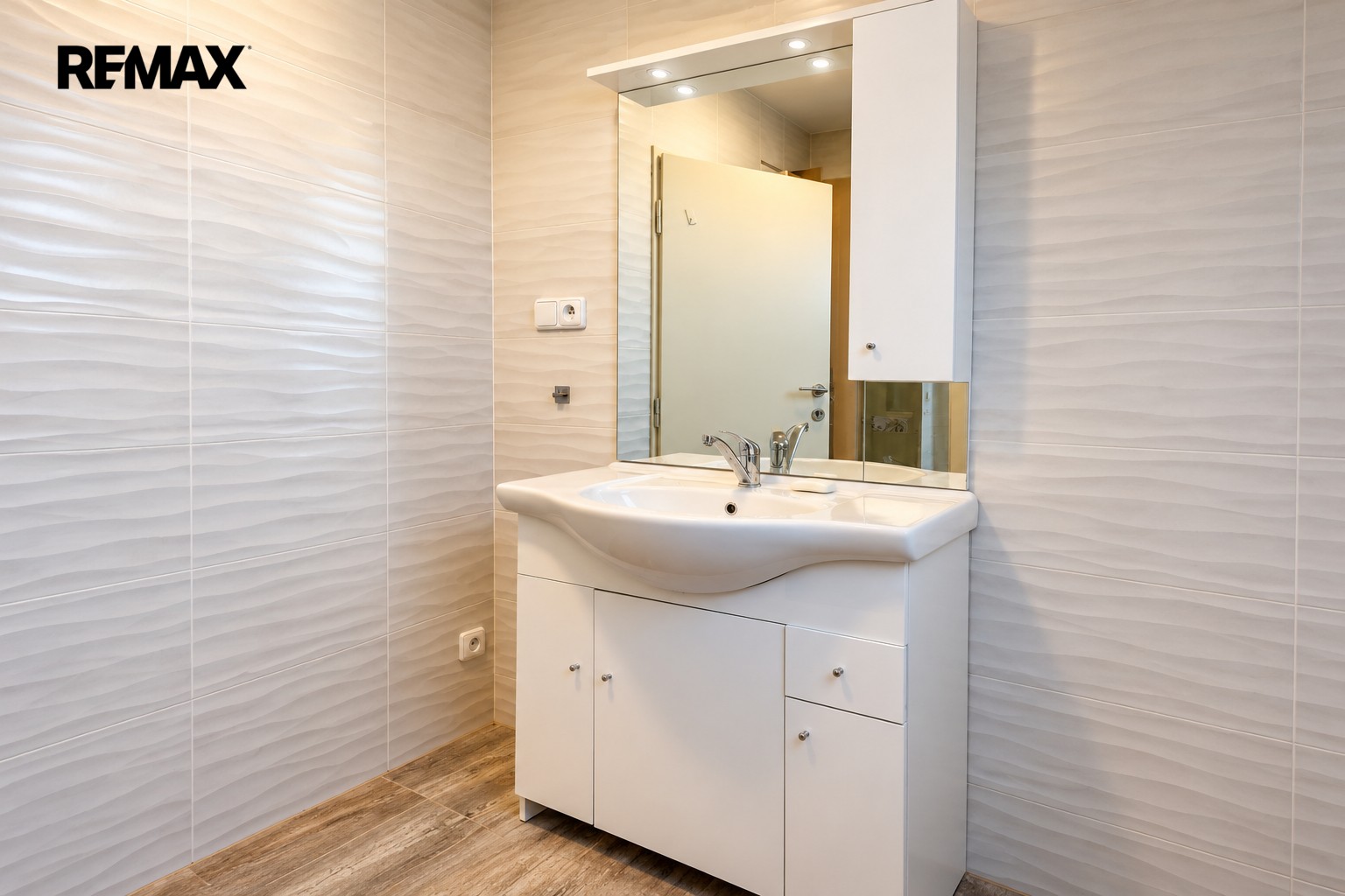 Prodej byt 3+kk - Vančurova 266, Karlovy Vary Stará Role, 83 m² - 5