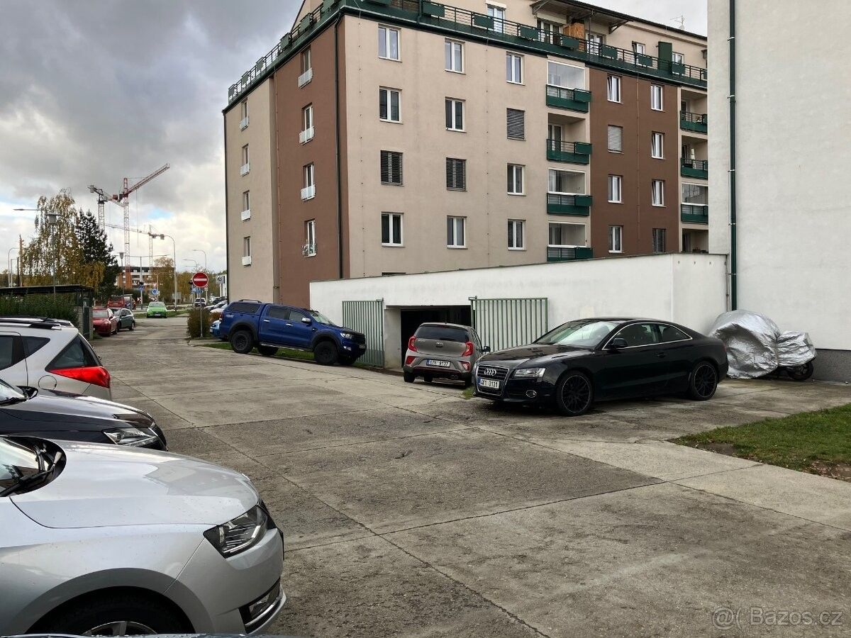 Garáže, České Budějovice, 370 01