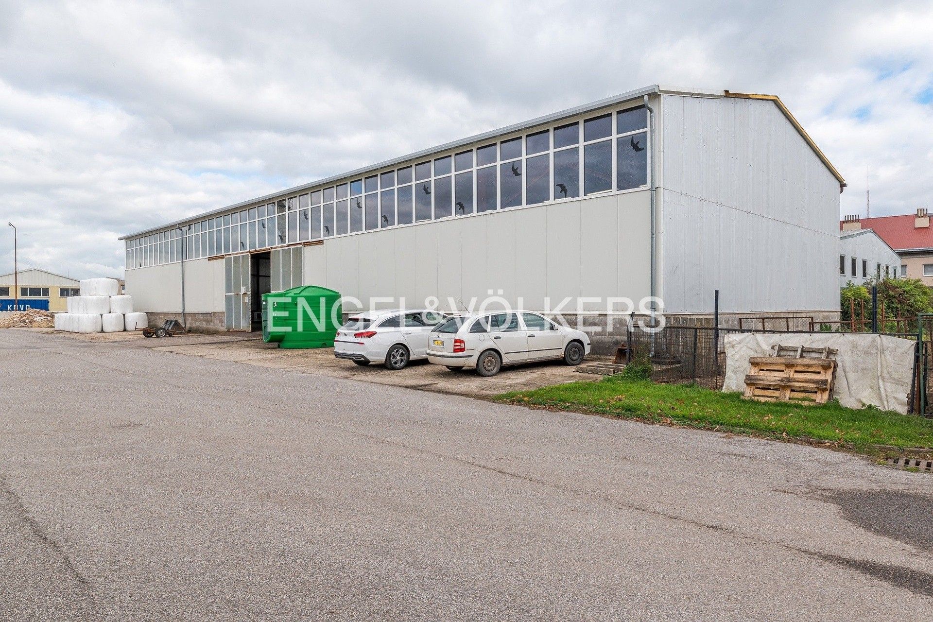 Sklady, Prof. Seemana, Vysoké Veselí, 663 m²