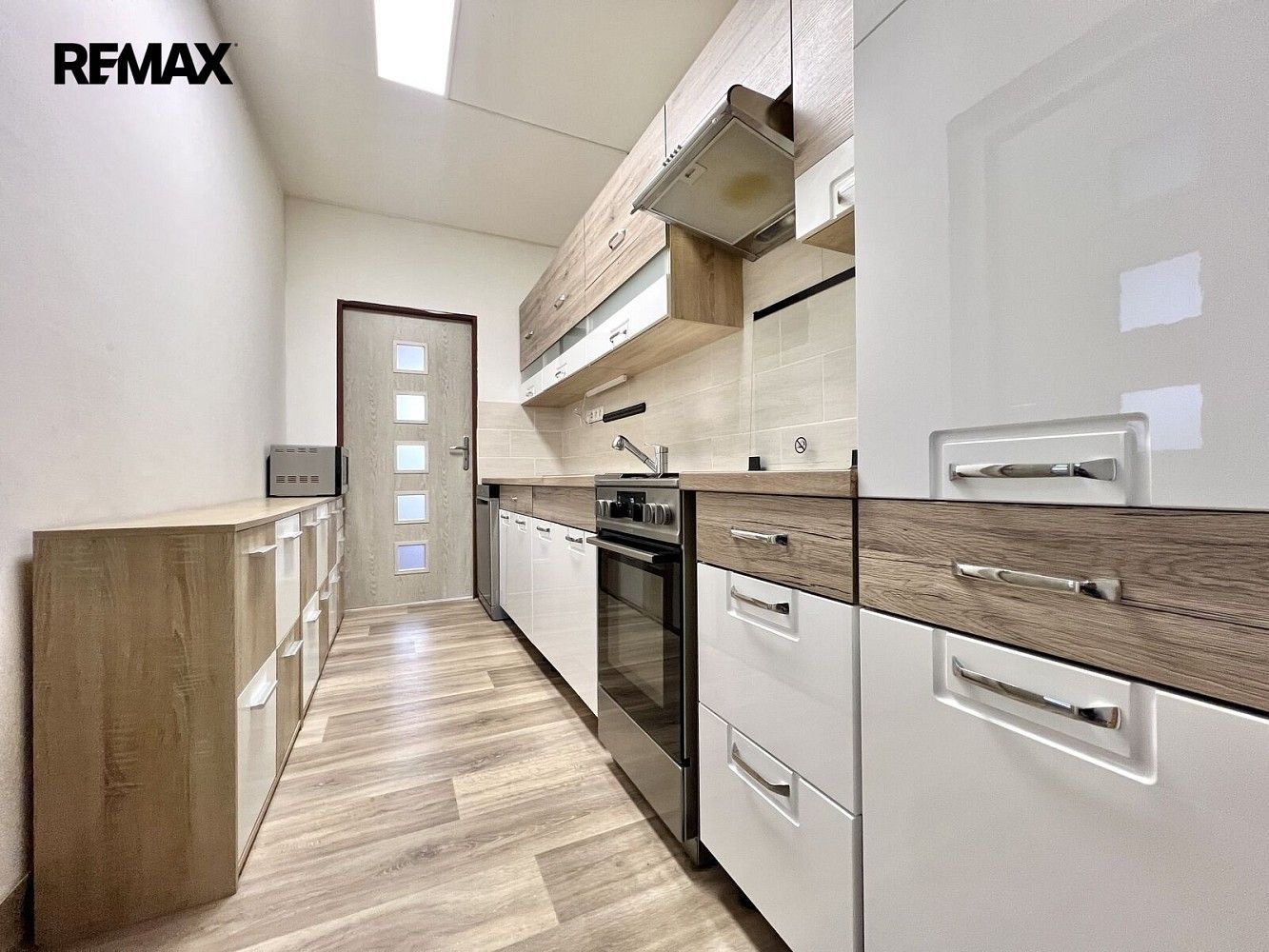 3+1, Pod Břízami, Chomutov, 60 m² - 1