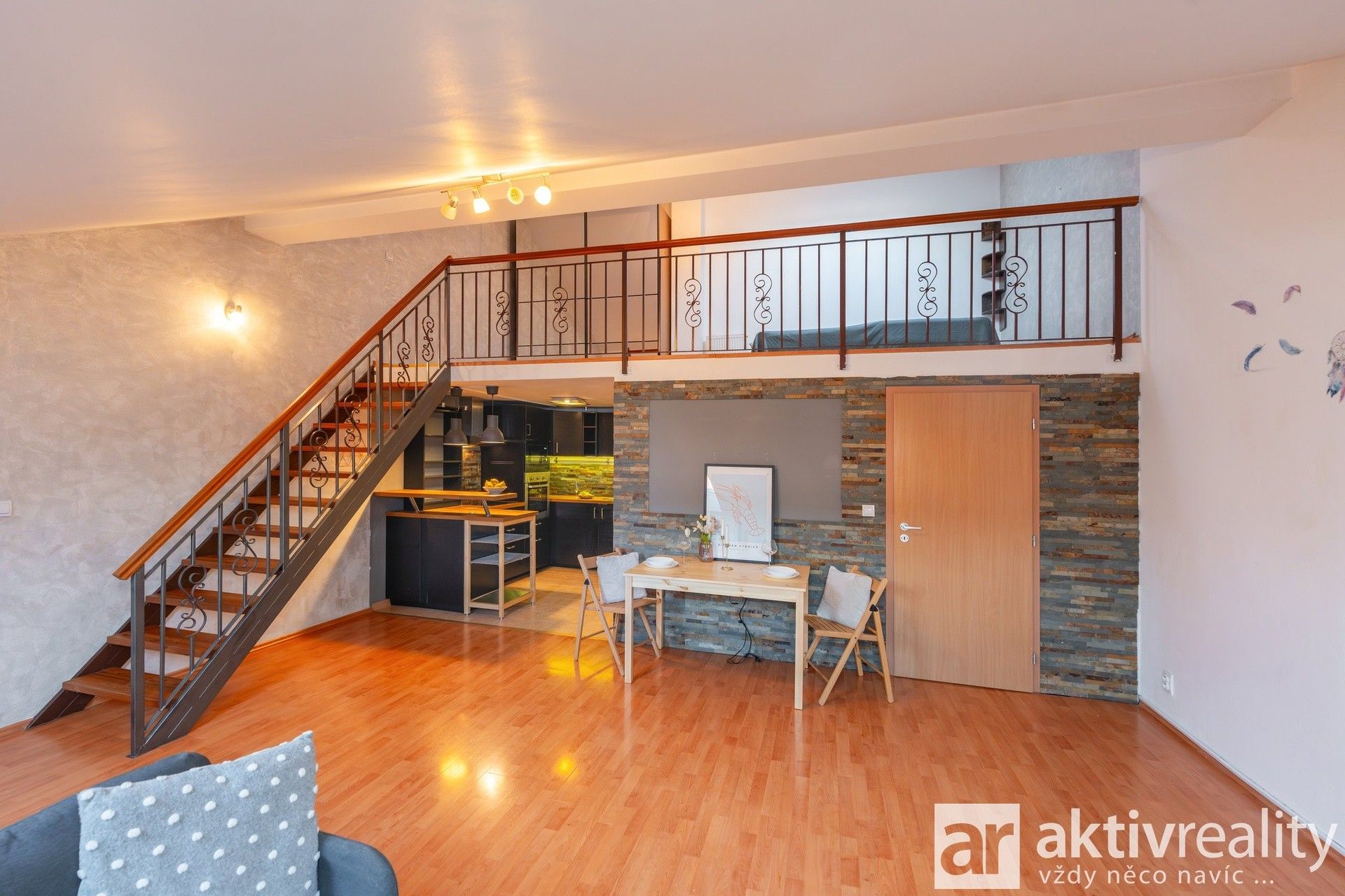 2+kk, Komenského, Šestajovice, 63 m²