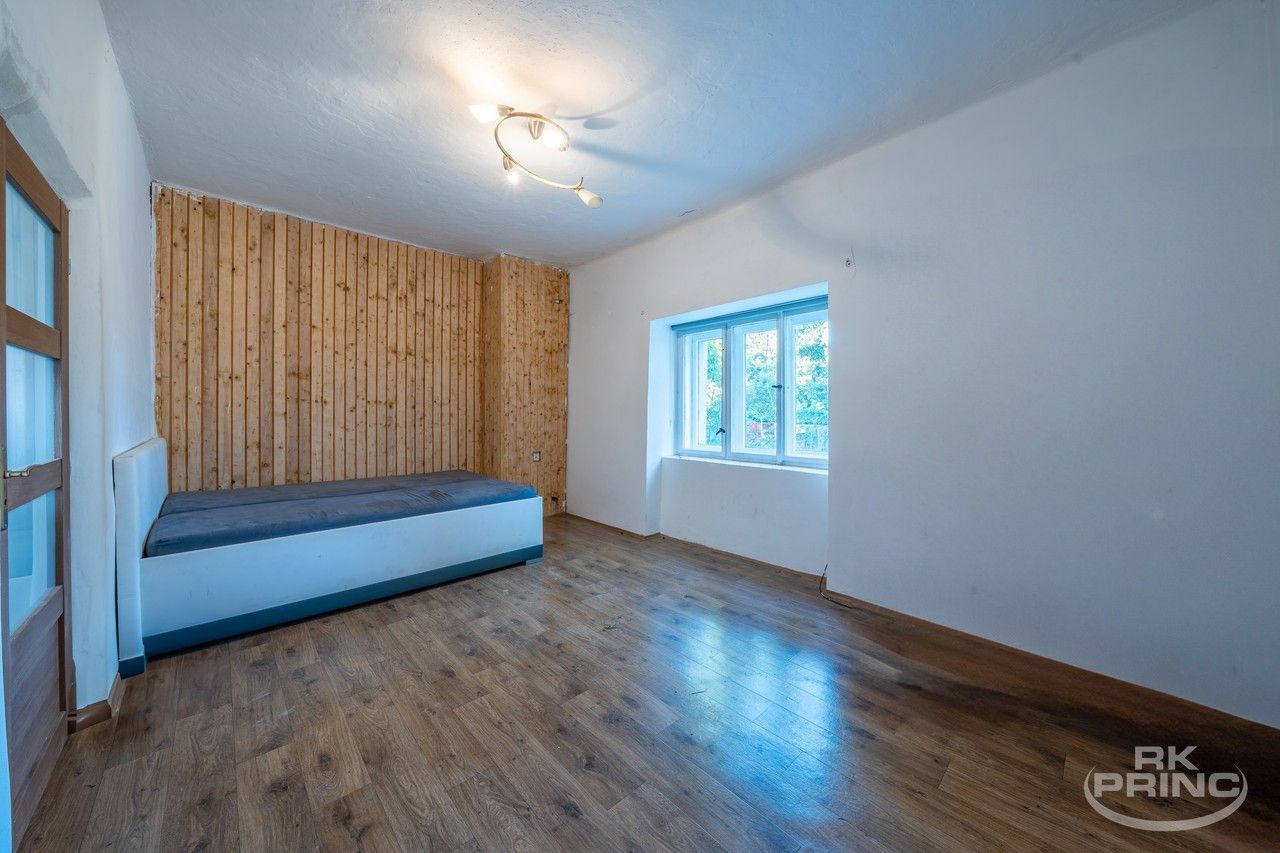 Prodej rodinný dům - Kolešov, 400 m²