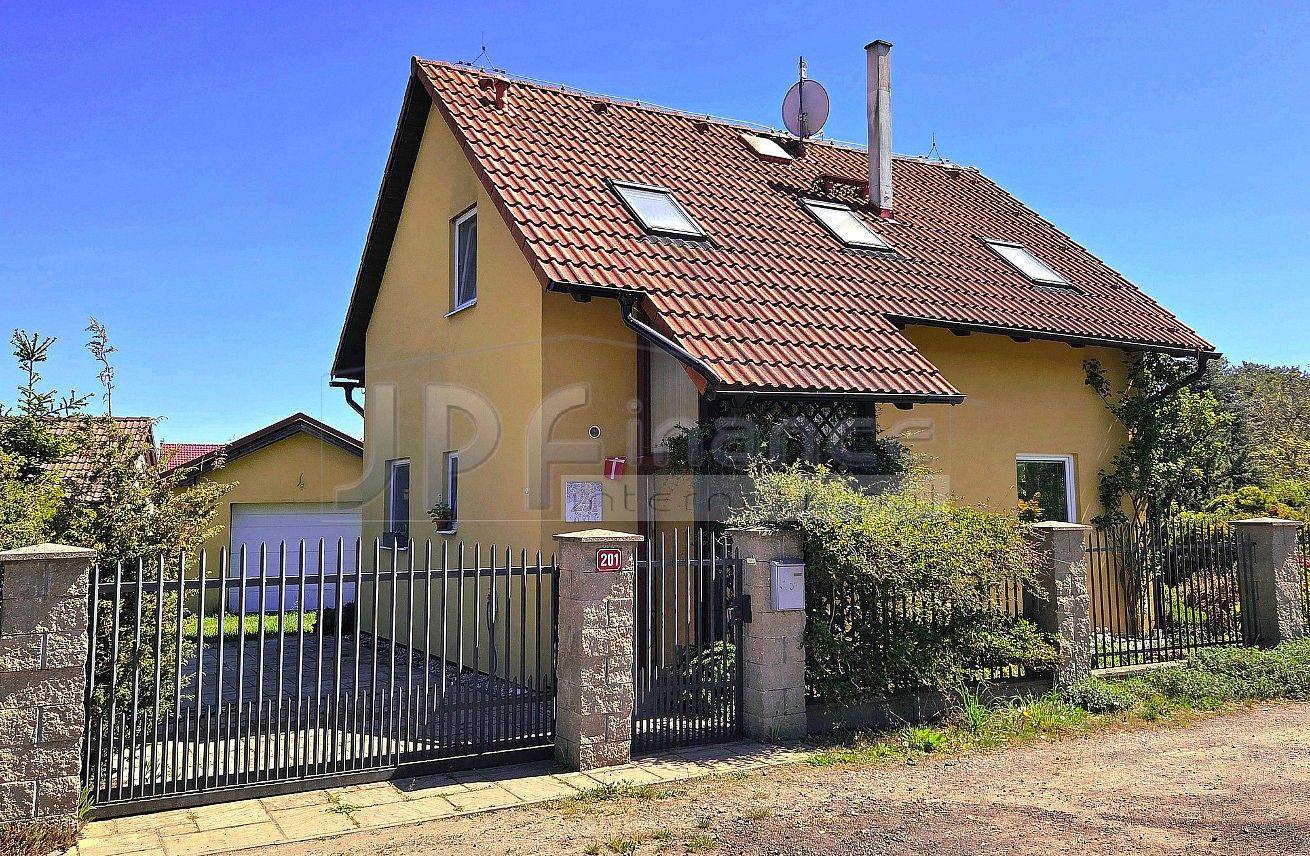 Rodinné domy, Tišice - Kozly, okres Mělník, Středočeský kraj, 100 m² - 1