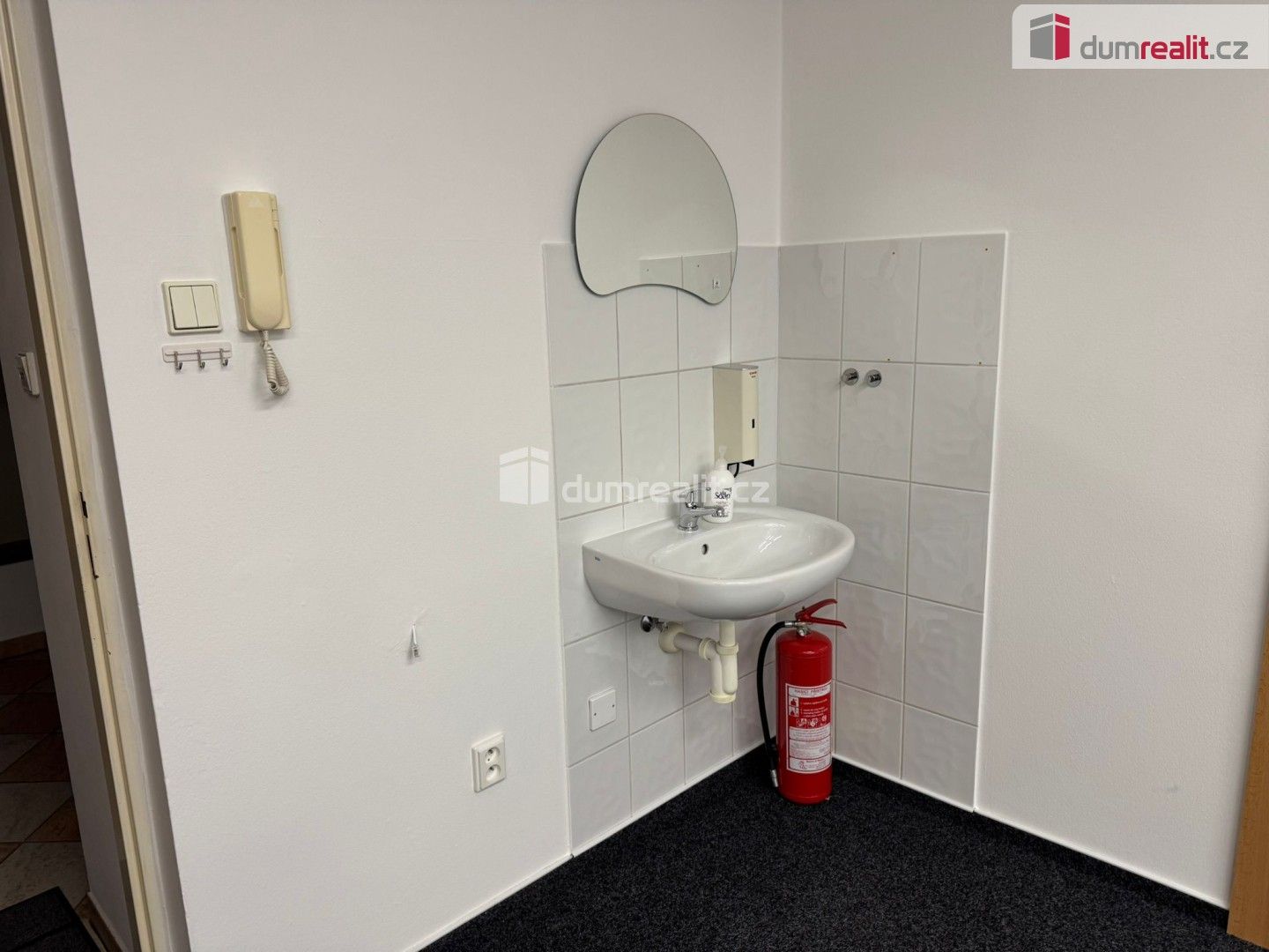 Pronájem komerční - náměstí Jana Zajíce, Vítkov, 31 m²