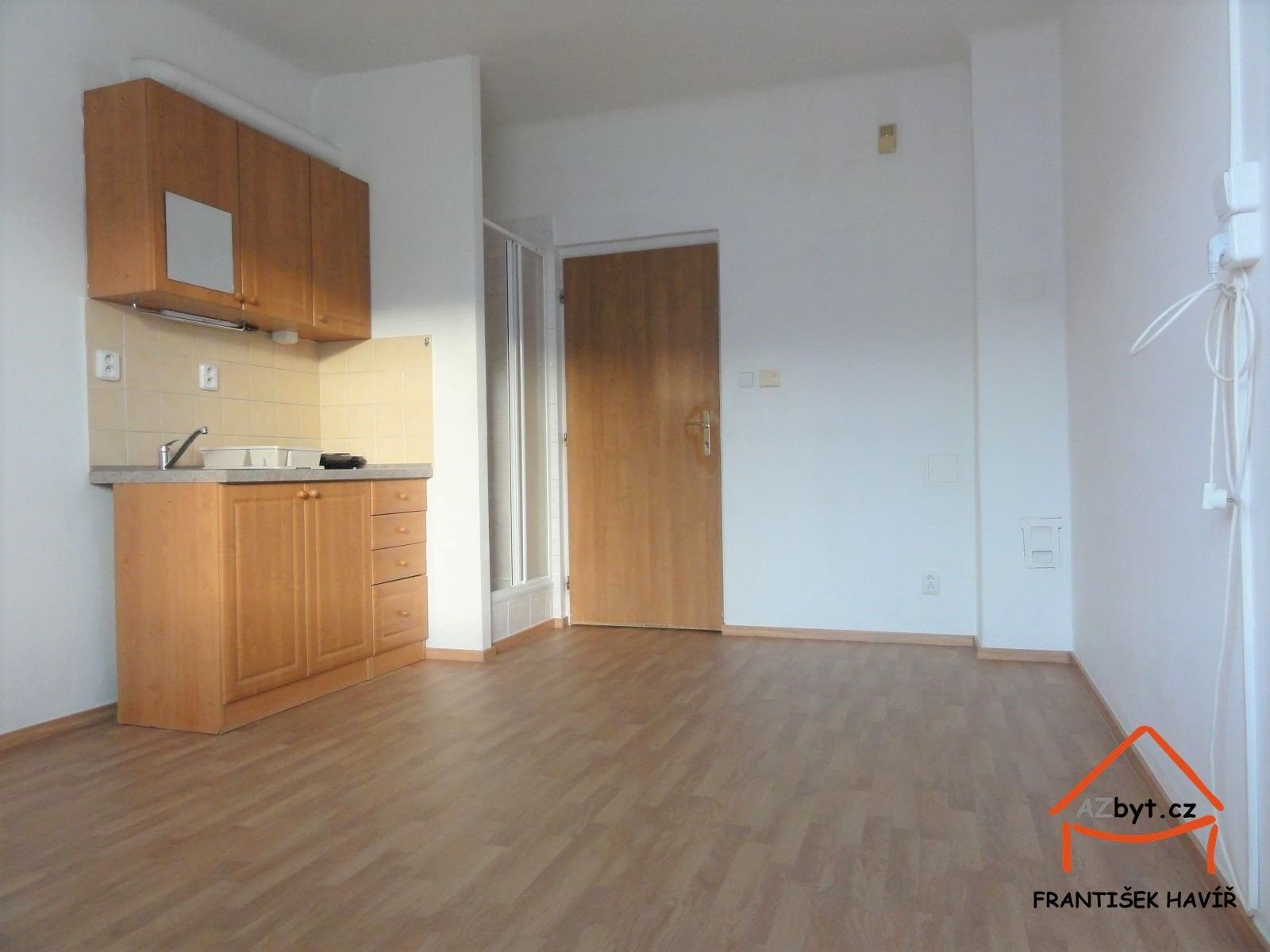 Pronájem byt 1+kk - Štěrboholská, Praha, 18 m²