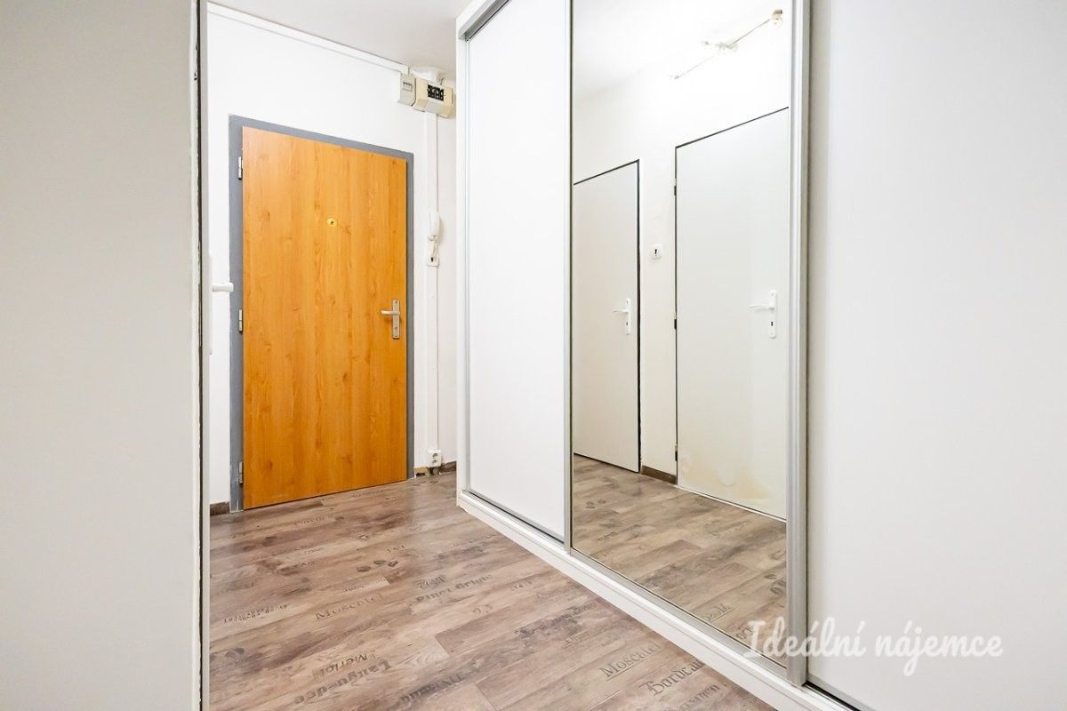 Byt 1+kk · 36 m² · Prosek, metro Praha - 4