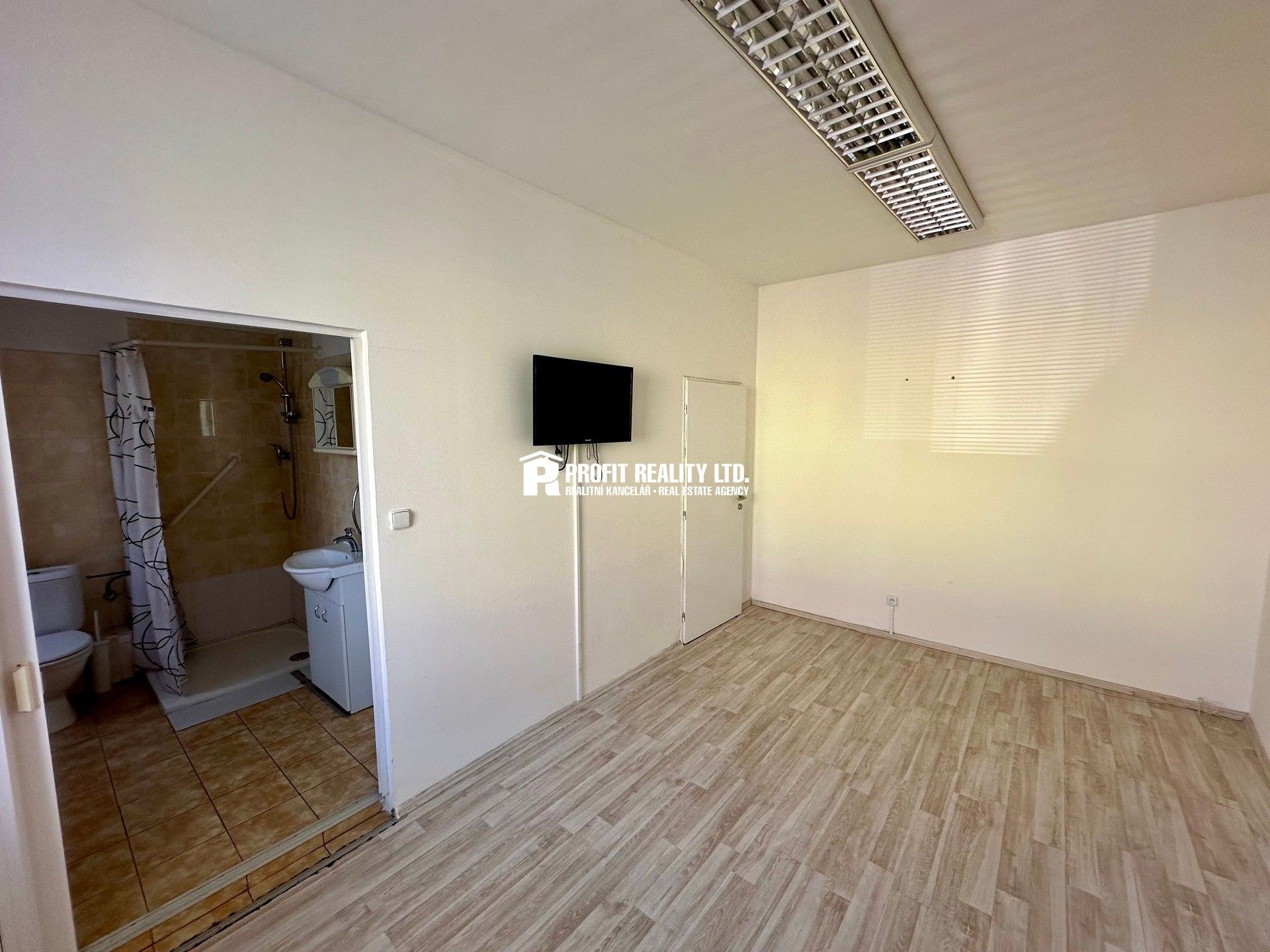 Pronájem kancelář - Pražská, Beroun, 22 m²