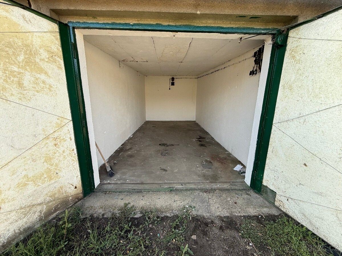 Garáž · Louny, 440 01 - 4