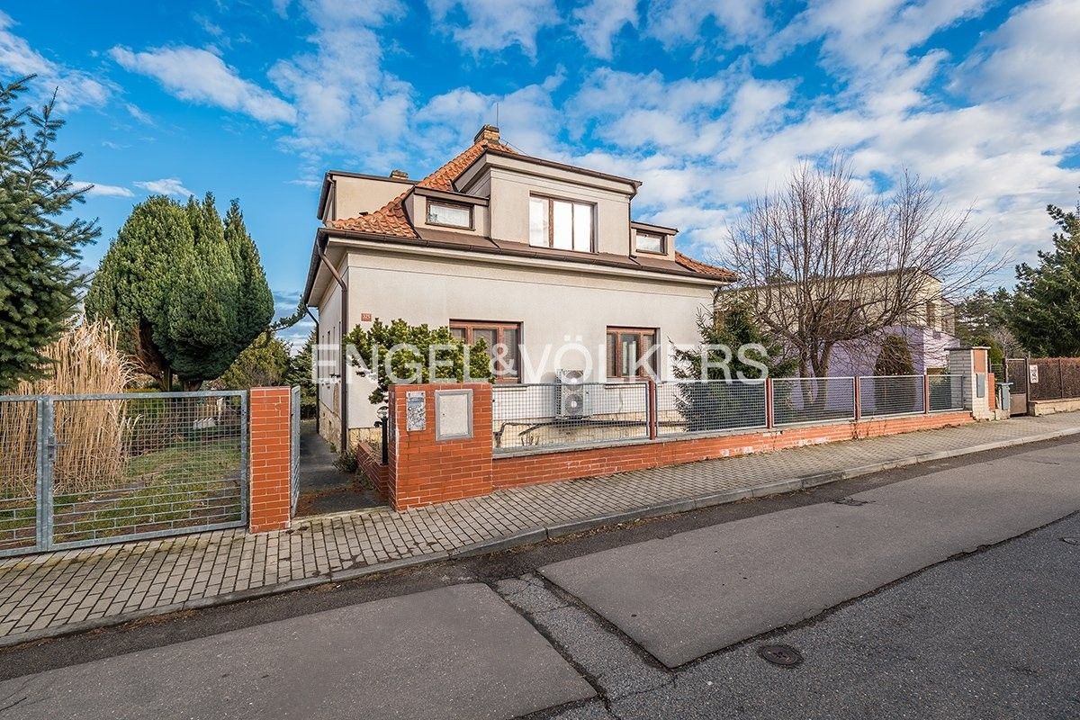 Rodinné domy, K Noskovně, Praha, 300 m²