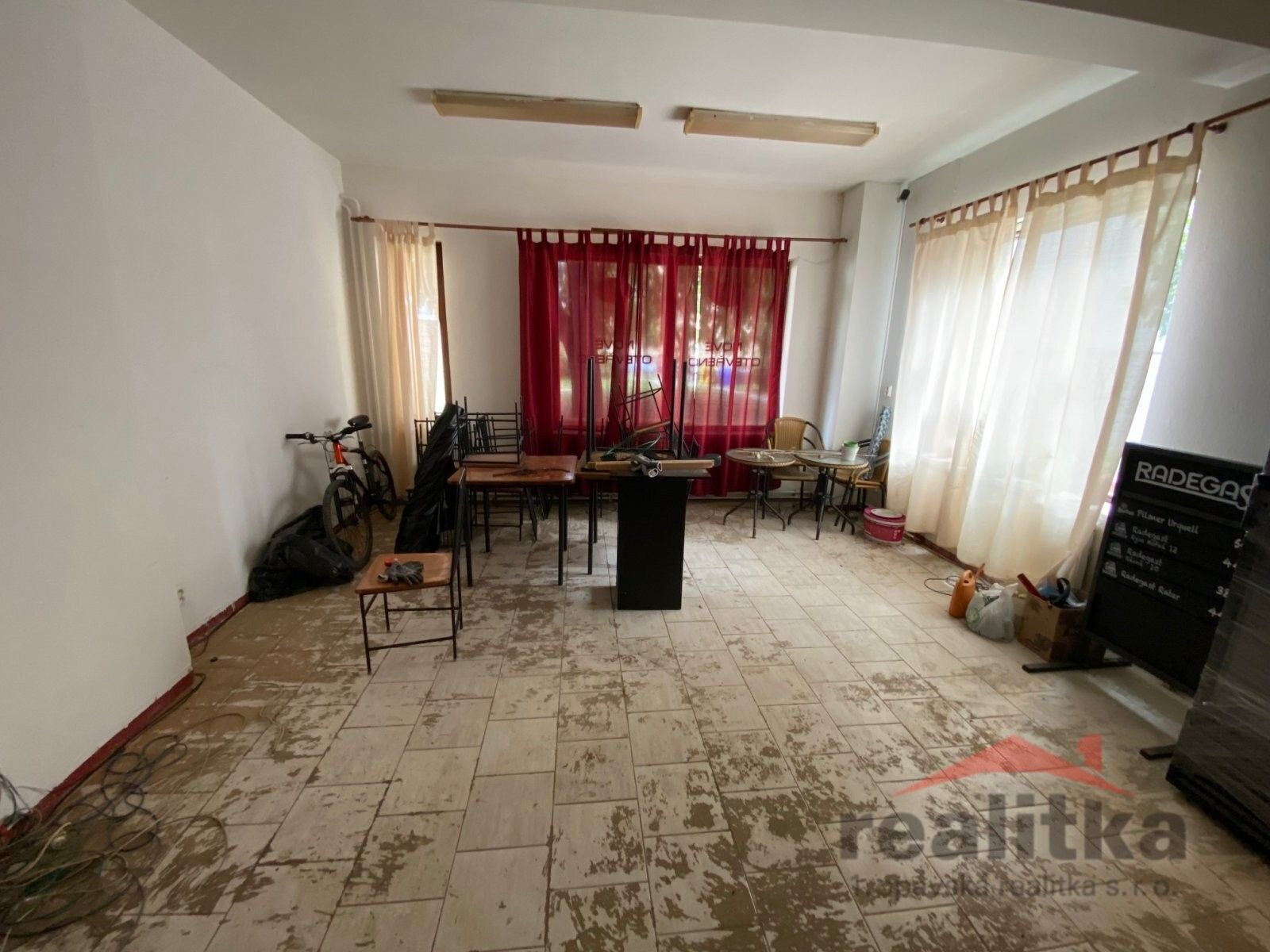 Pronájem obchodní prostory - Holasická, Opava, 35 m²