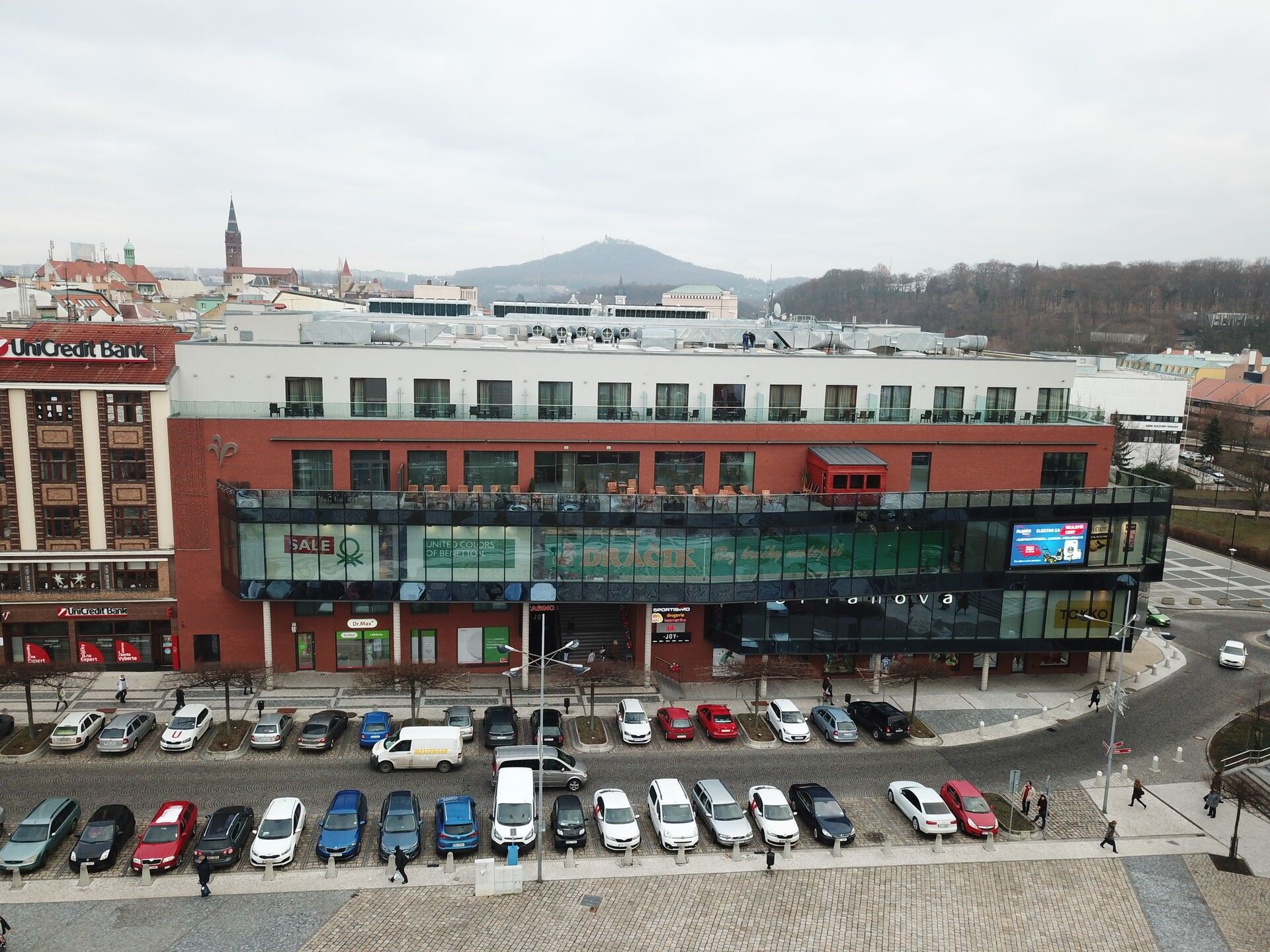 Obchodní prostory, náměstí Svobody, Teplice, Česko, 70 m²
