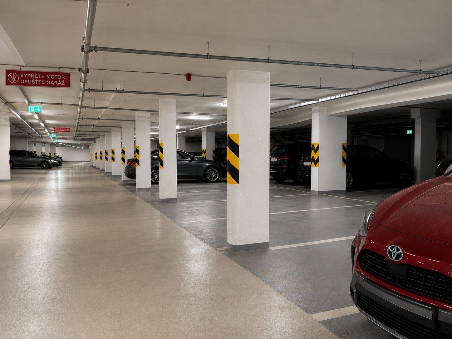 Pronájem garáž - Breitfeldova, Praha - Karlín, 15 m² - 2