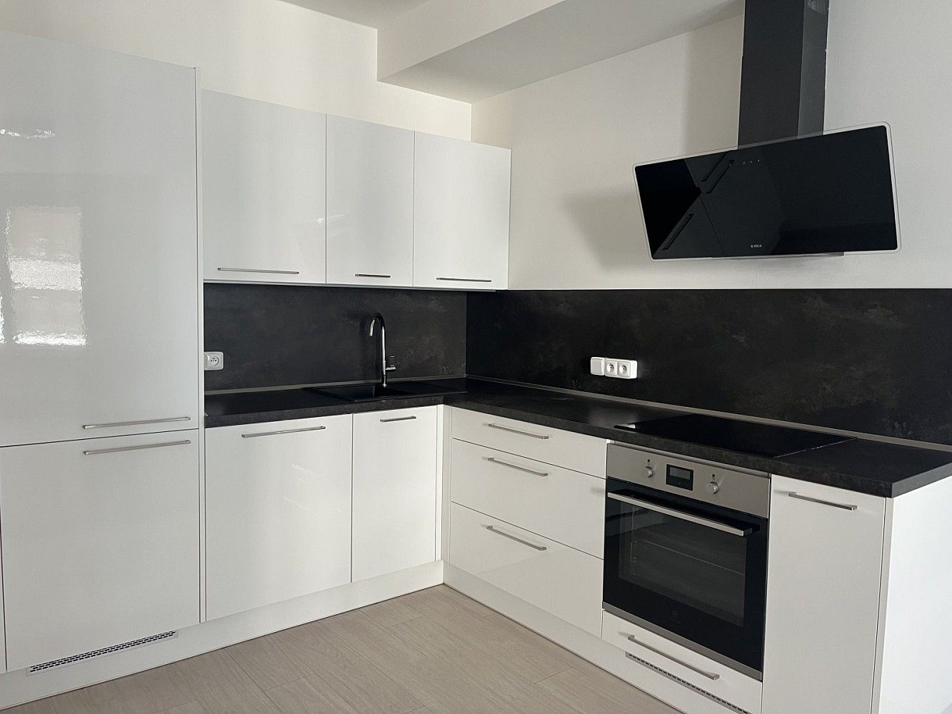 Byt 2+kk · 60 m² · Ferrariho, Praha 5 - Stodůlky - 4