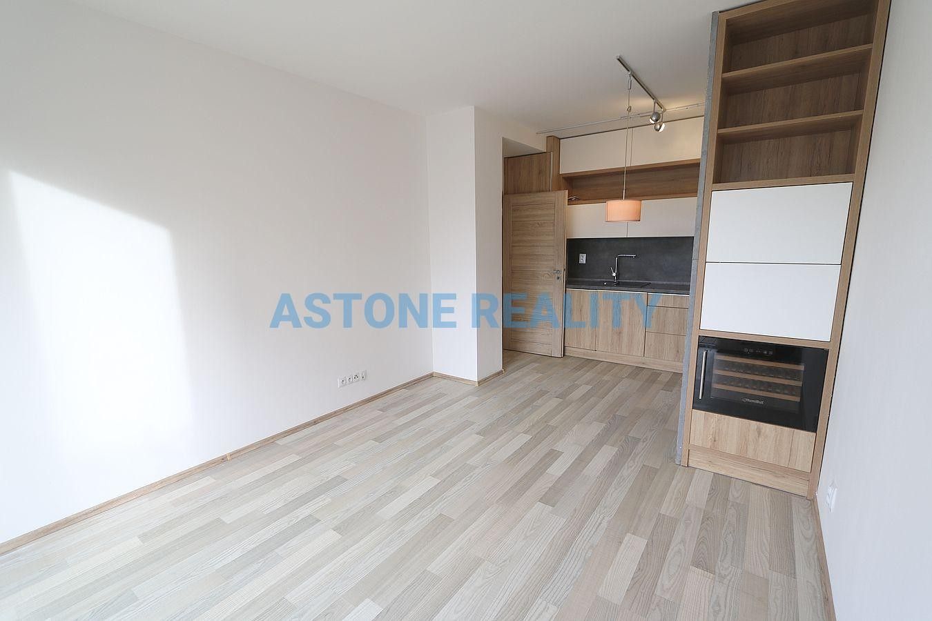 Pronájem byt 3+kk - Na líše, Praha, 63 m²