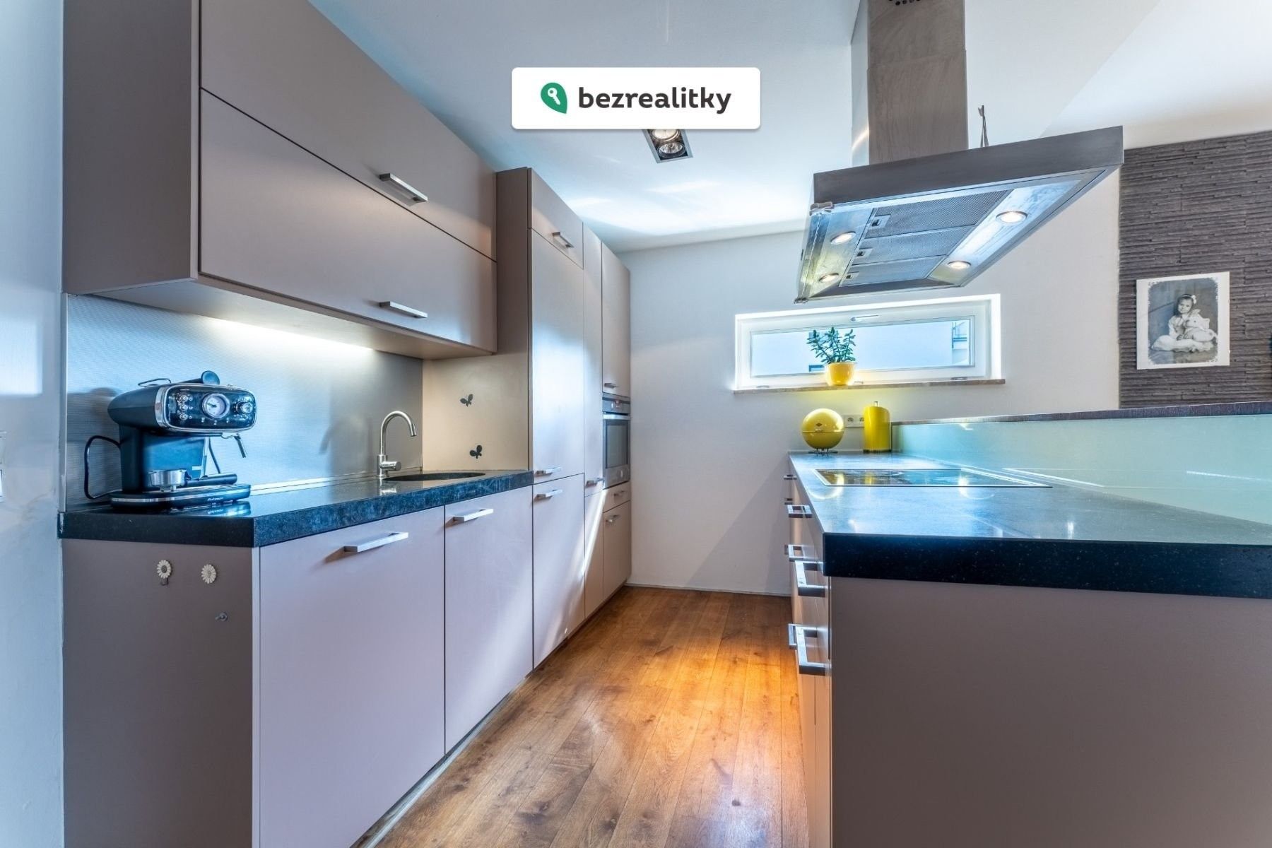 Prodej byt 4+kk - Mezilehlá 326, Praha Hrdlořezy, 115 m² - 5