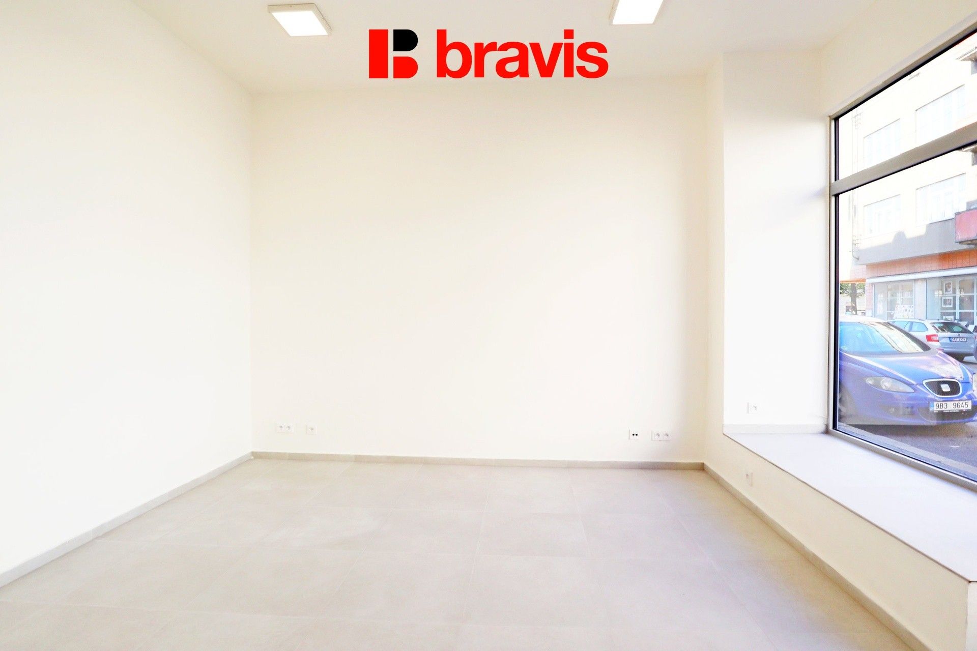 Pronájem kancelář - Dukelská třída, Brno, 28 m²