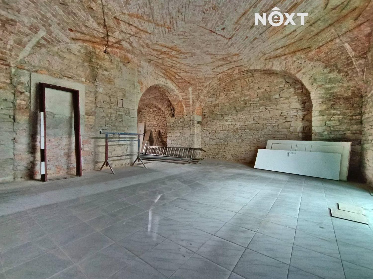 Pronájem obchodní prostory - Masarykovo náměstí, Chrudim, 100 m²