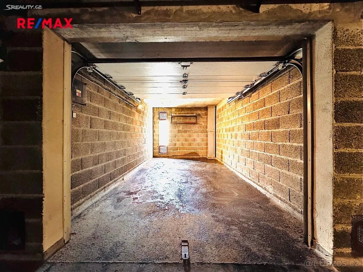 Garáže, Brno, 628 00