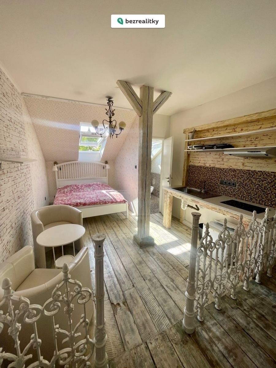 2+1, Lublaňská, Praha, 55 m²