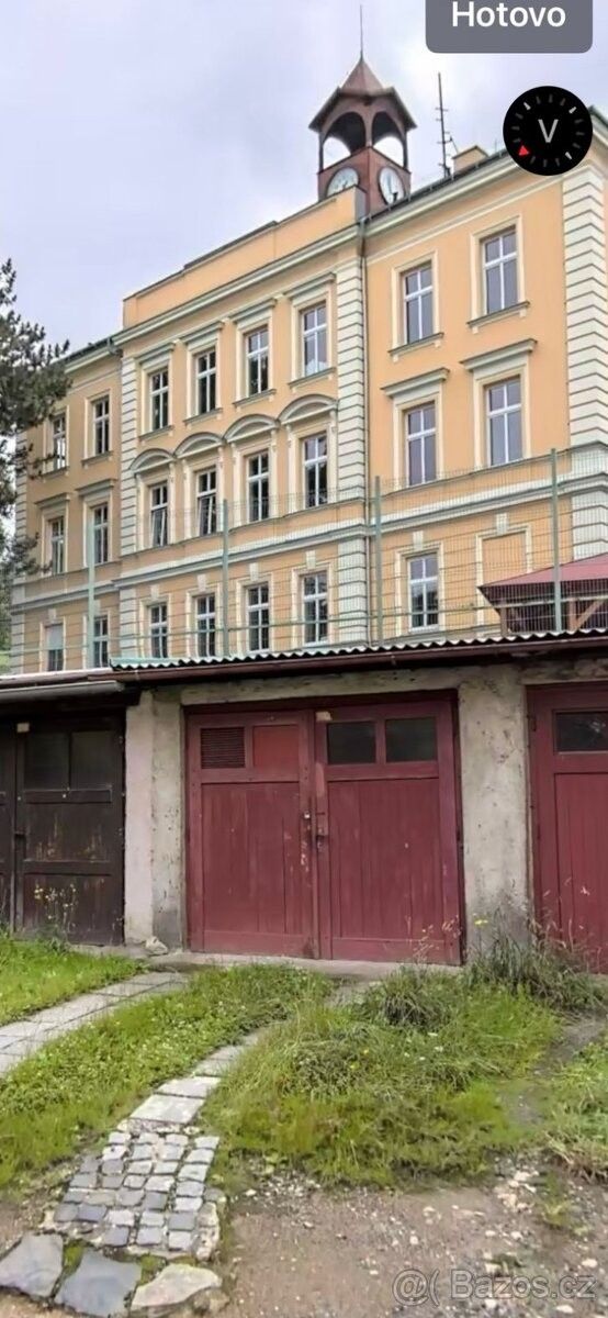 Garáže, Březová, 360 01