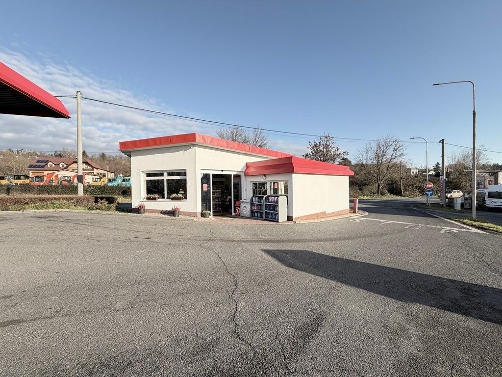 Prodej obchodní prostory - Kly, 277 41