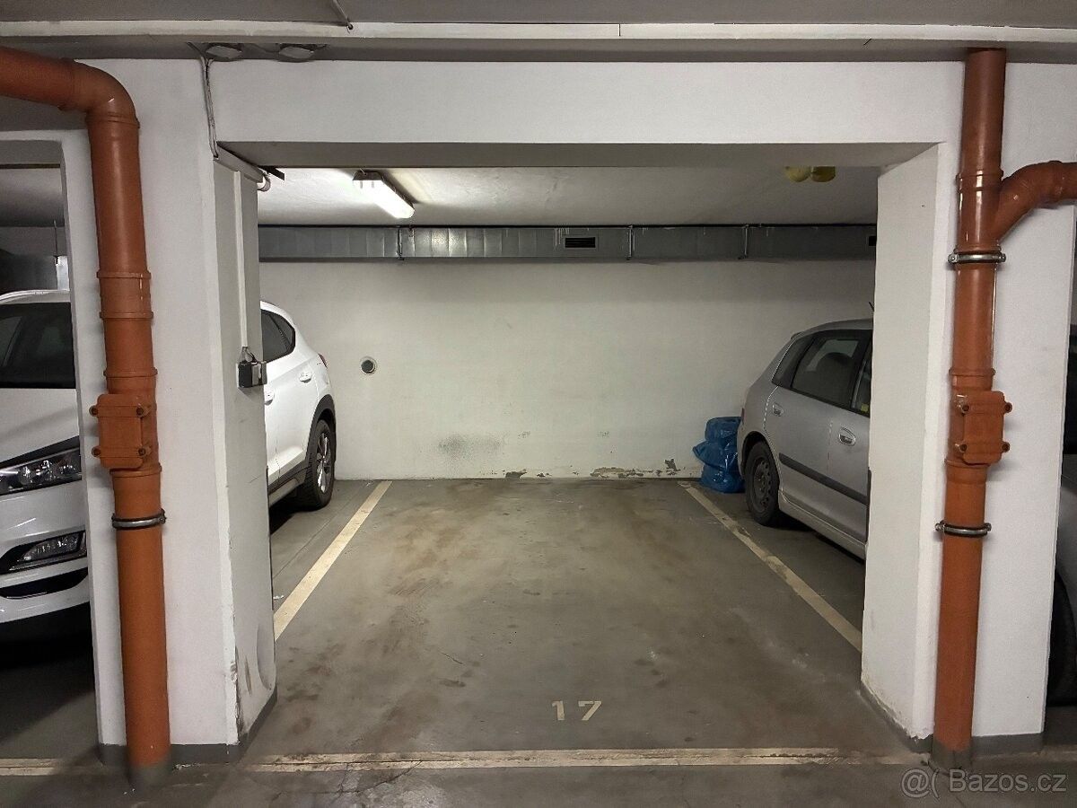 Garáže, Praha, 100 00