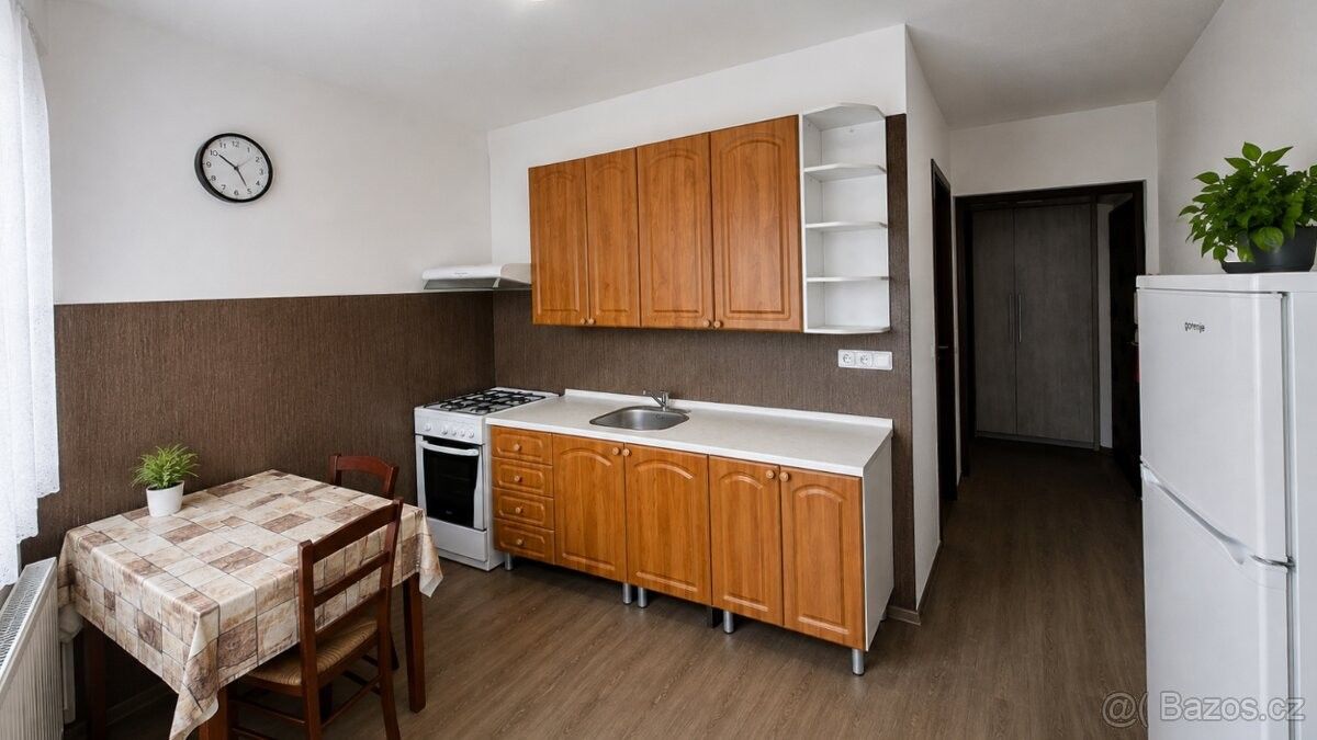Byty, Veselí nad Moravou, 698 01 - 2