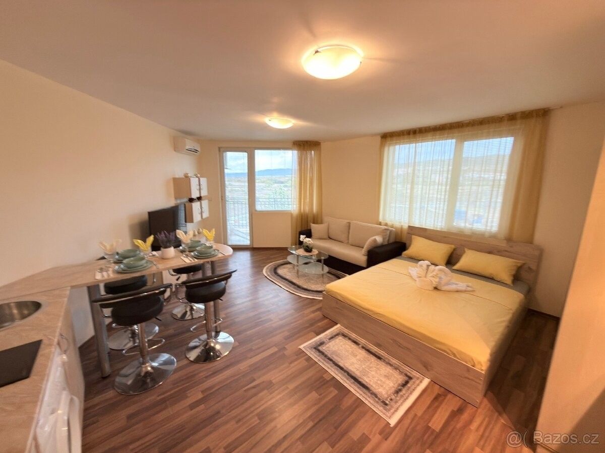 Prodej byt - 987 66, Zahraničí