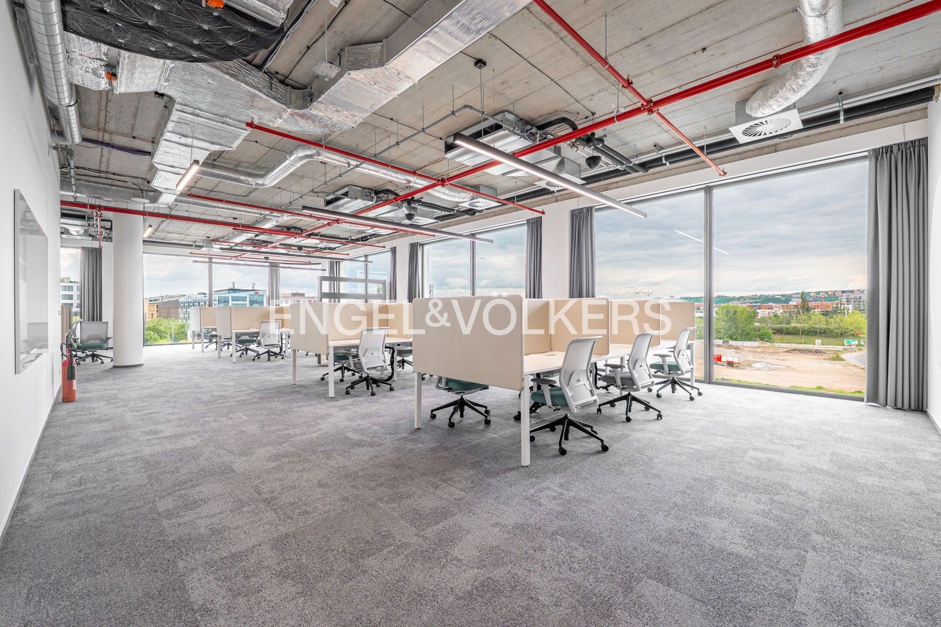 Pronájem kancelář - Rohanské nábřeží, Praha, 1 m²