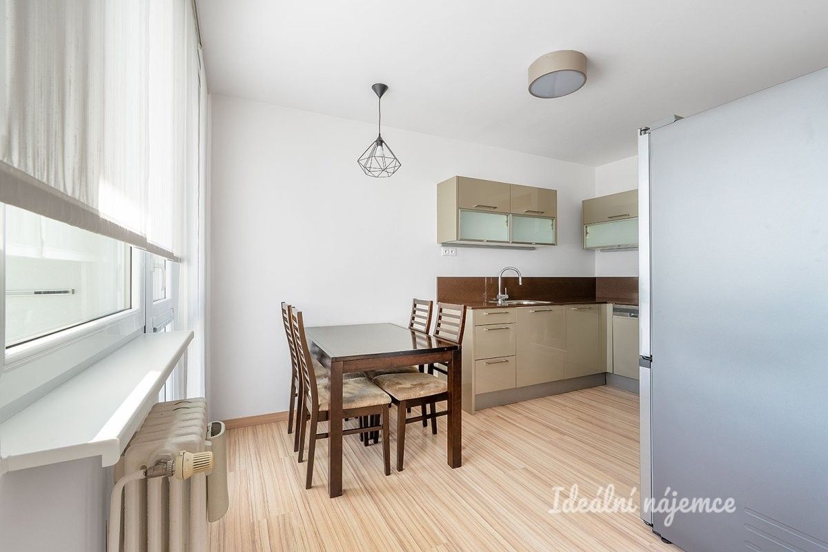 Pronájem byt 3+1 - Volutová, Praha, 76 m²