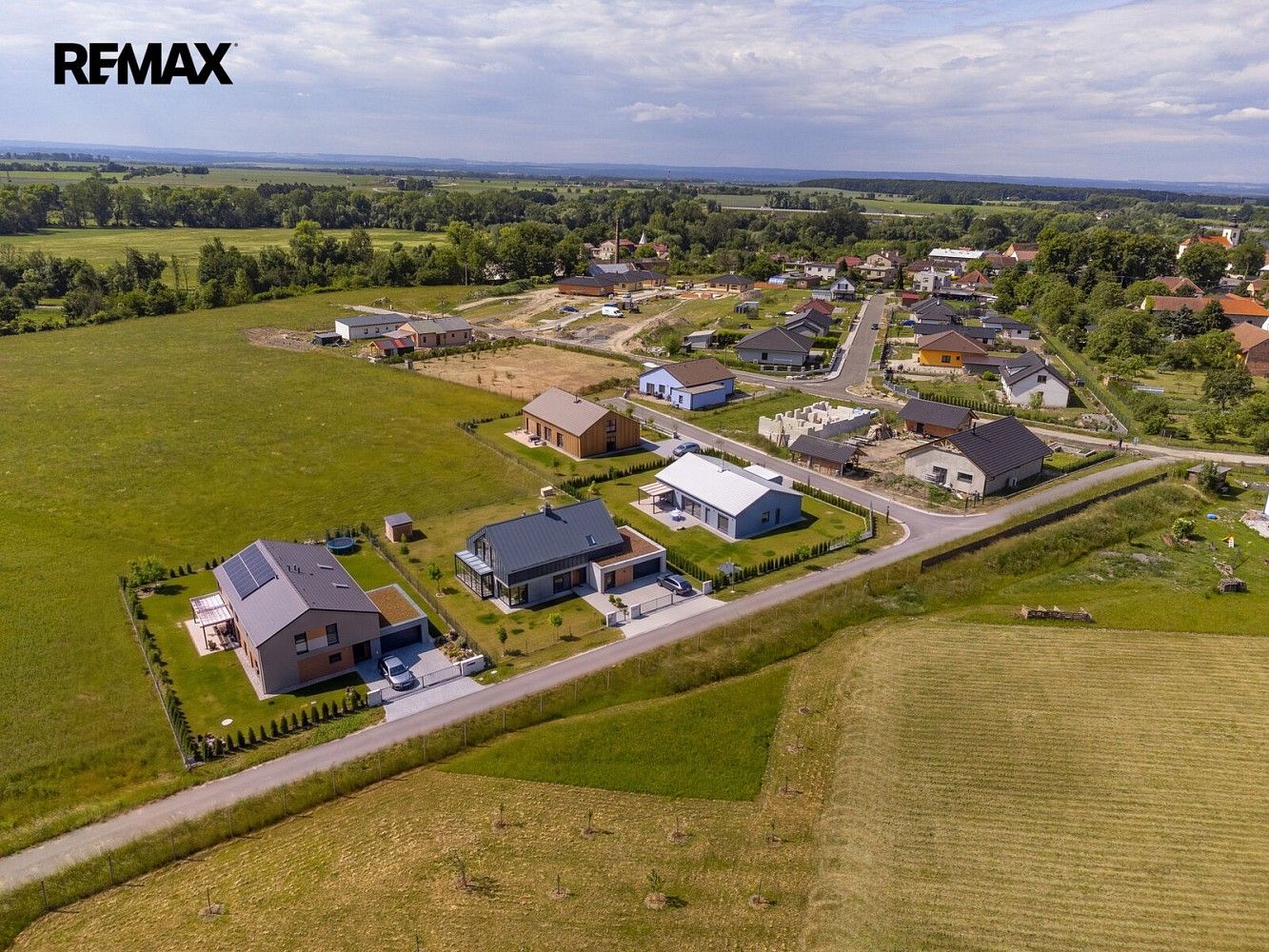 Pozemky pro bydlení, Uhersko, okres Pardubice - 1