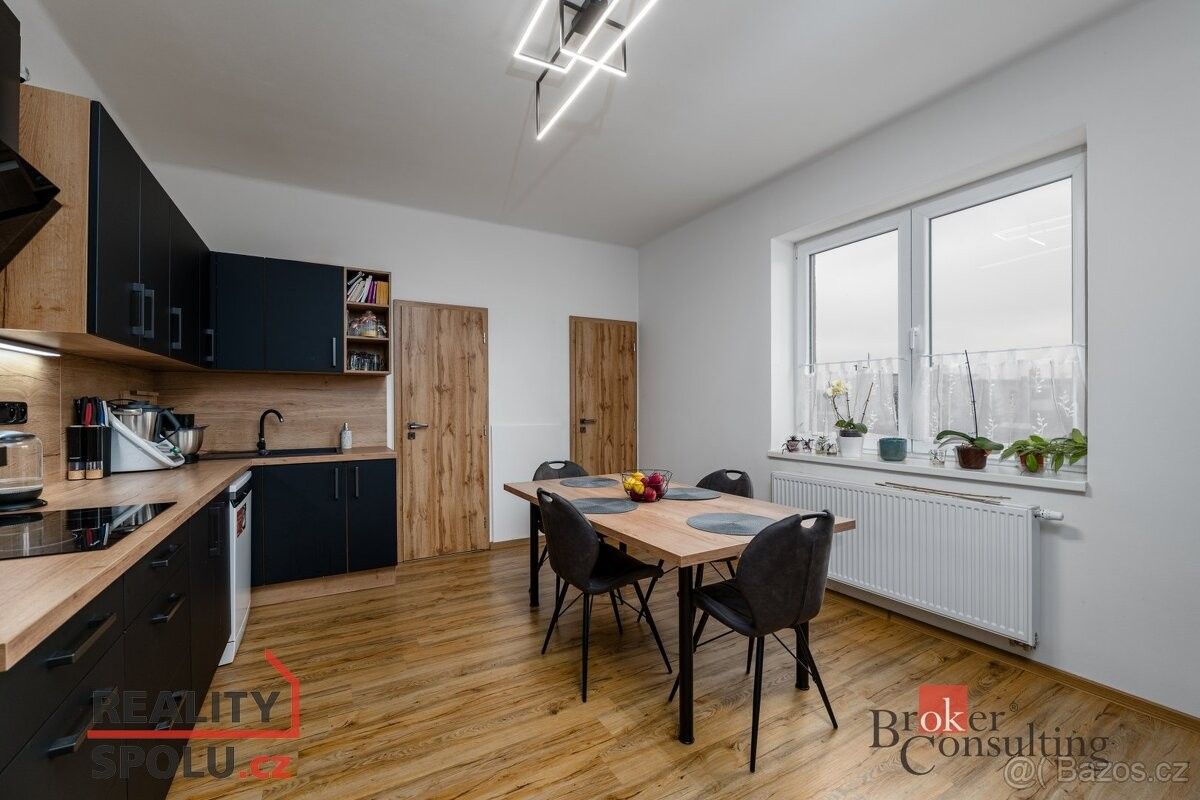 Byty, Tlučná, 330 26