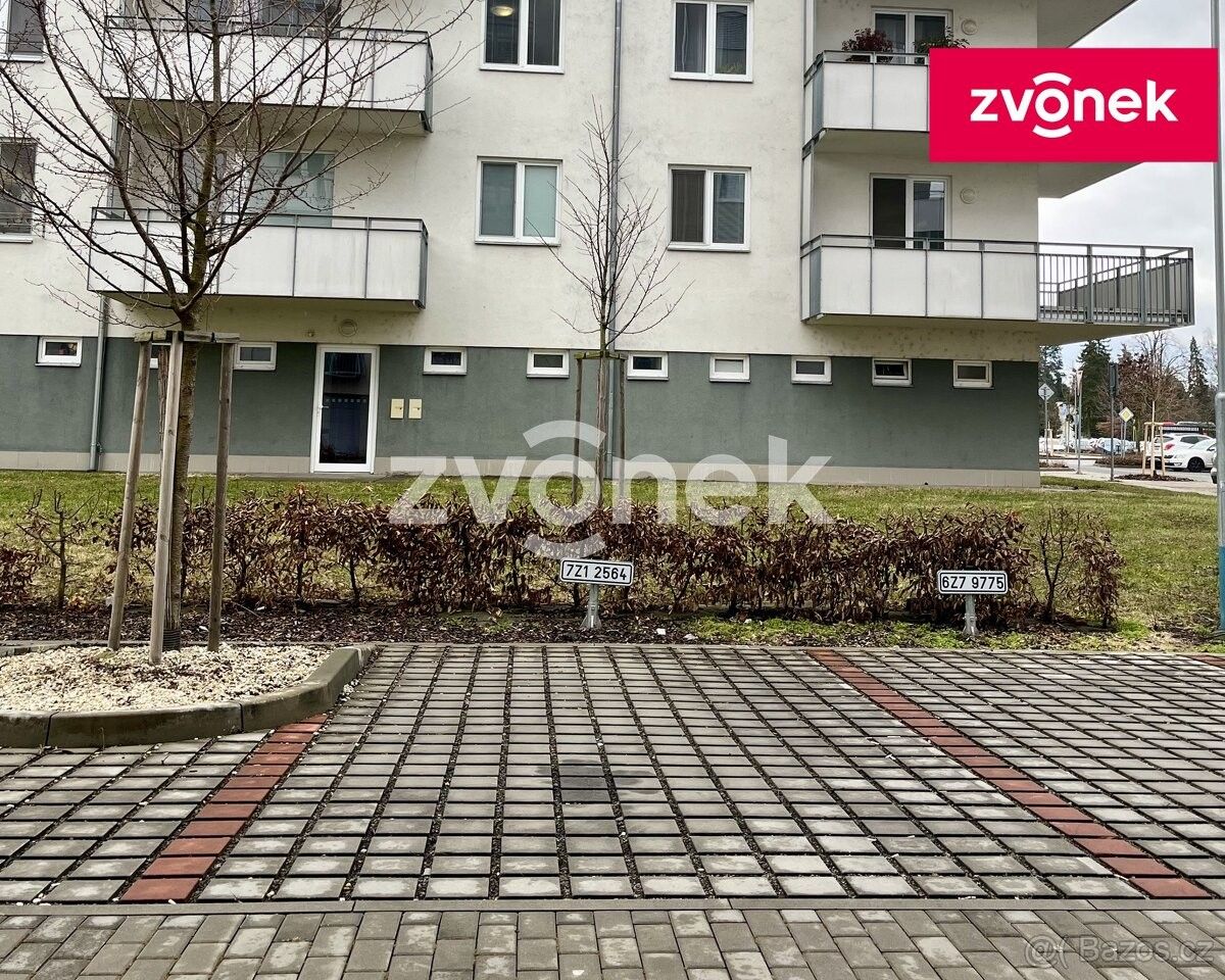 Pronájem garáž - Uherské Hradiště, 686 06