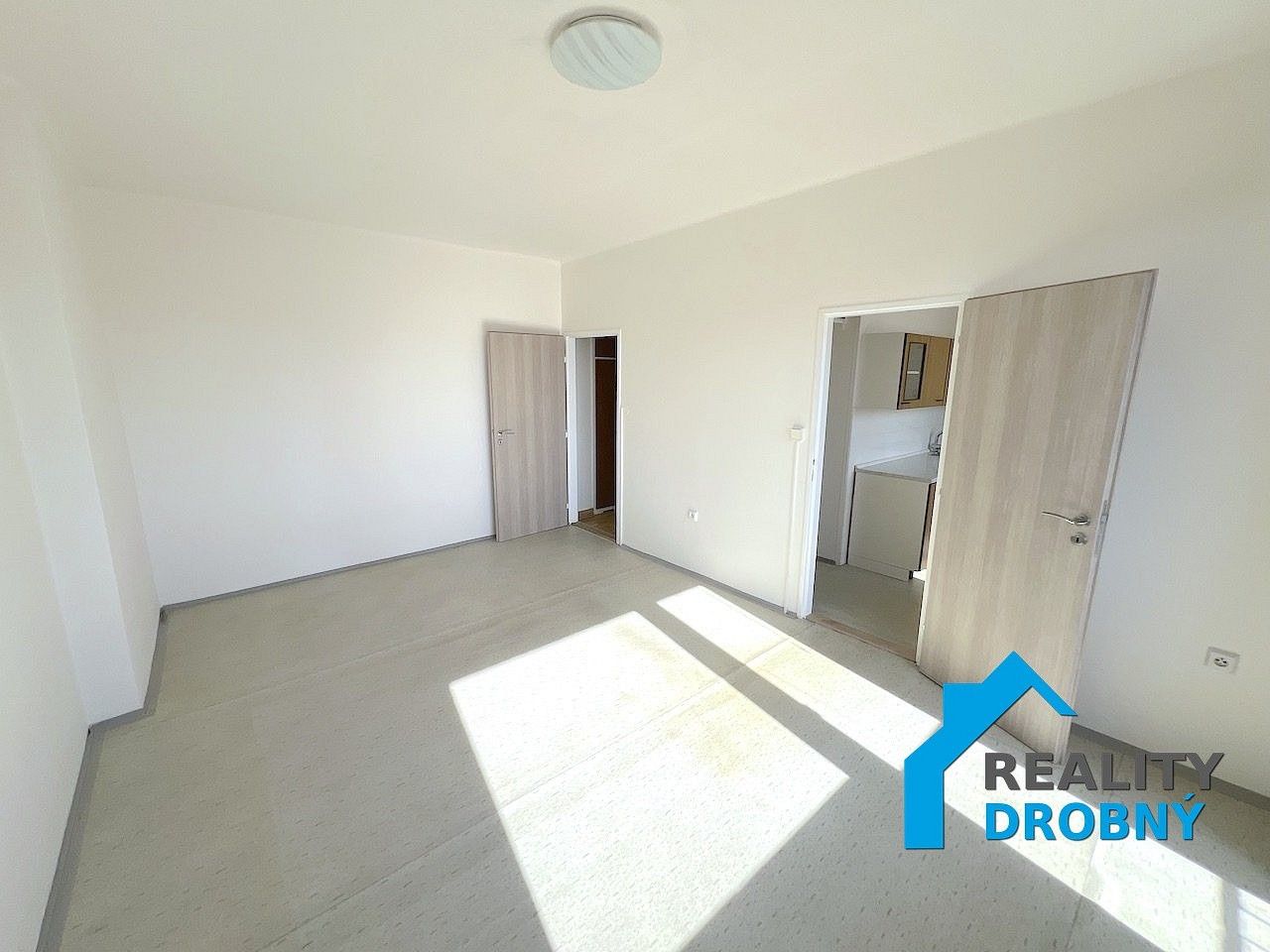 Pronájem byt 1+1 - Škroupova, Děčín - Děčín II-Nové Město, 33 m² - 5