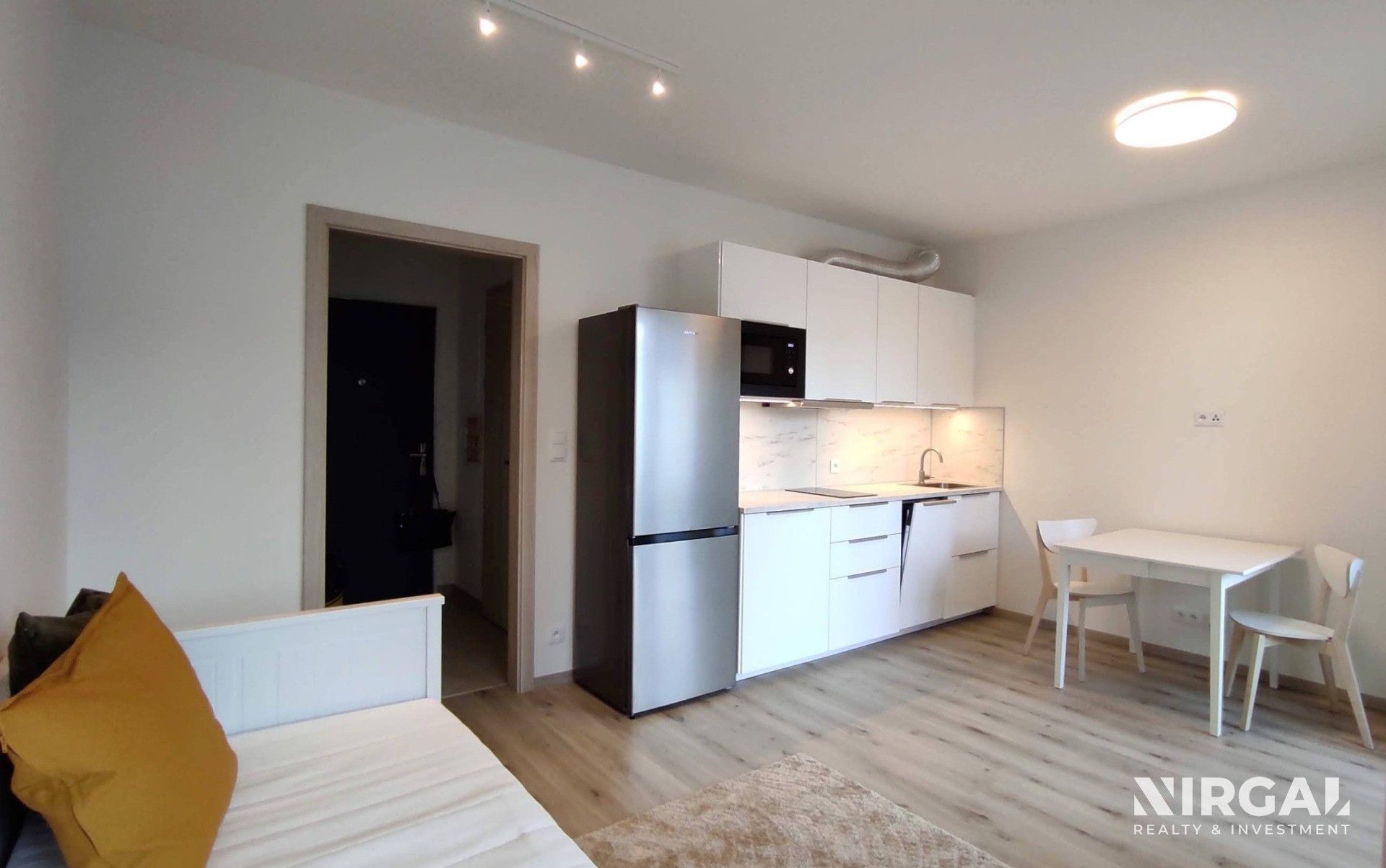 Pronájem byt 1+kk - Šternovská, Praha, 30 m²