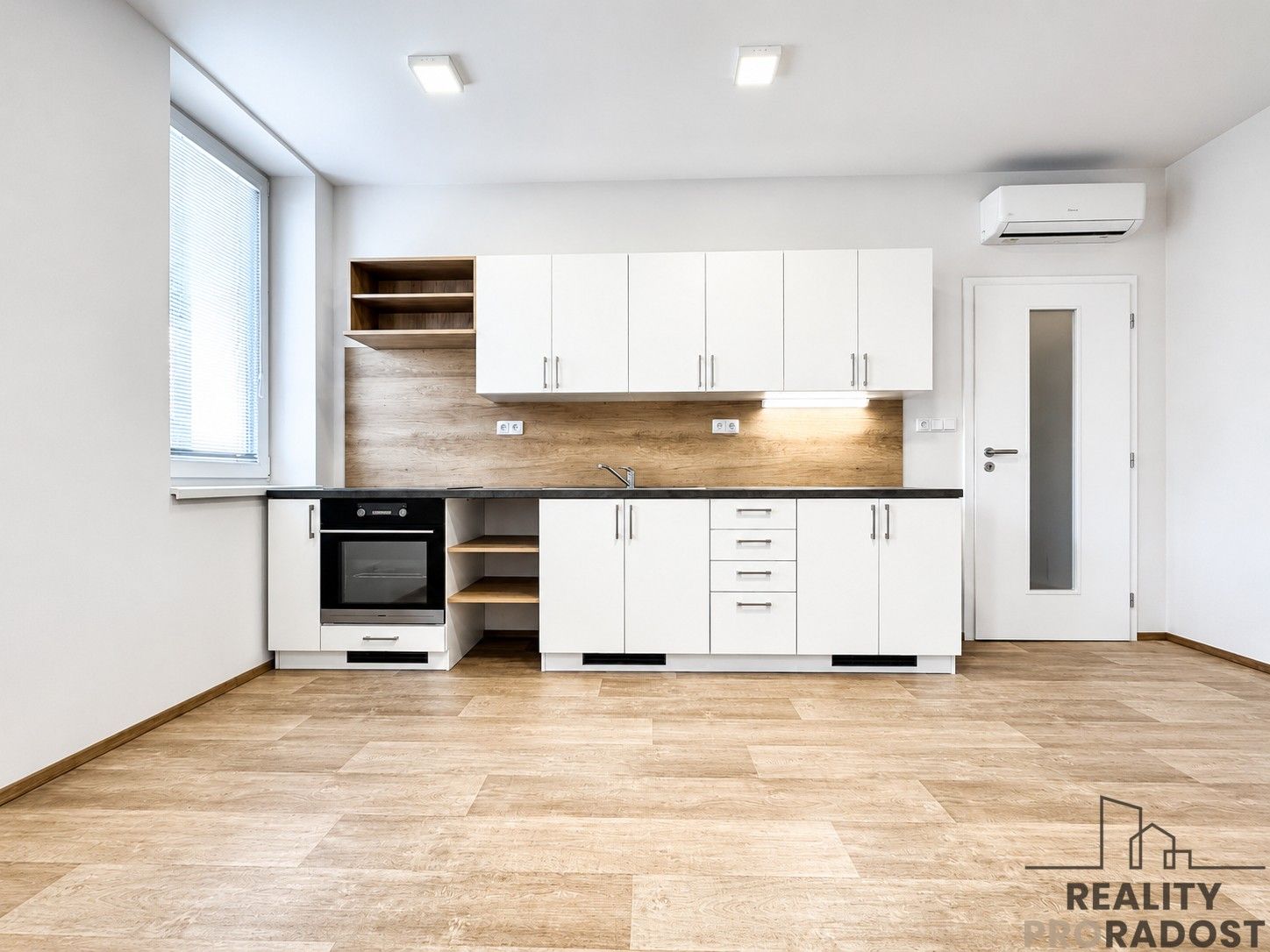 2+kk, Národní třída 301, Hodonín, 52 m² - 1