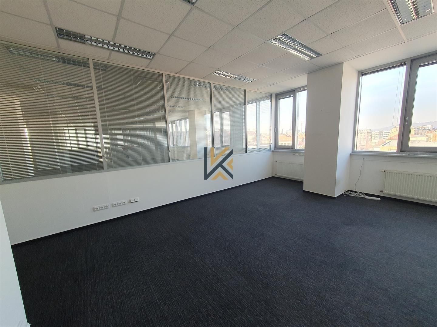 Pronájem kancelář - Jankovcova, Praha, 255 m²