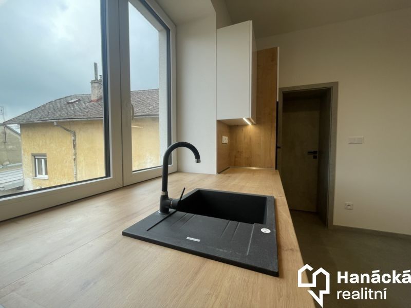 Pronájem byt 1+kk - Dr. Stojana  , Hulín, 29 m² - 5
