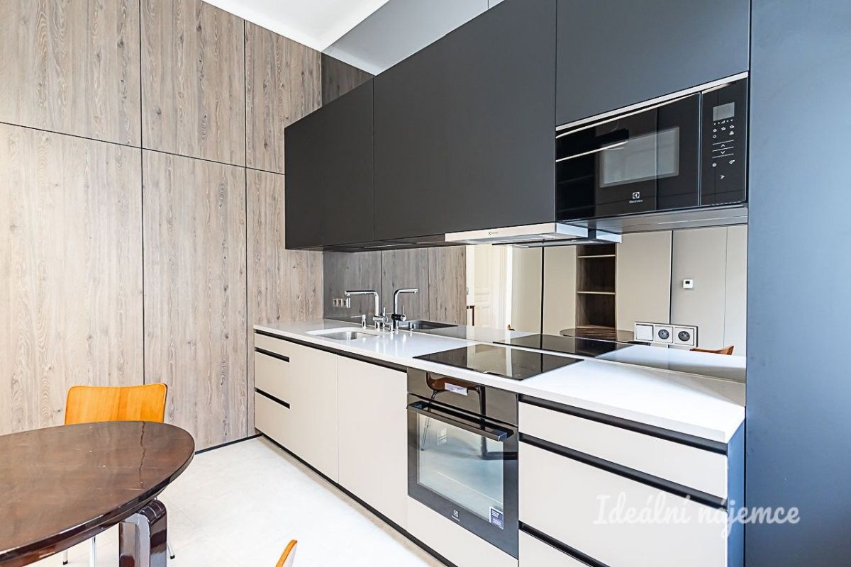 Pronájem byt 2+1 - Pštrossova, Praha, 70 m²