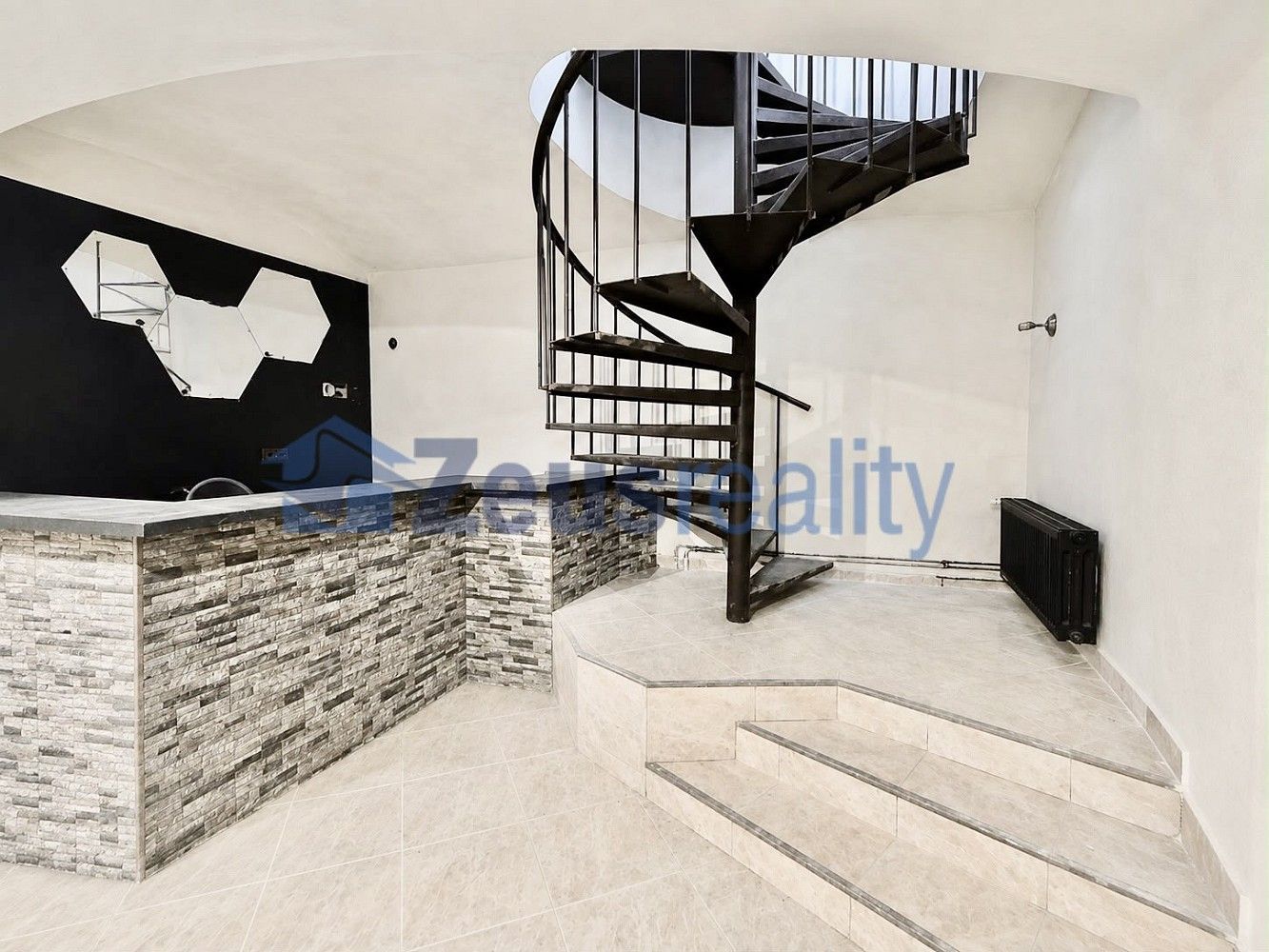 Obchodní prostory · 170 m² · Praha - Smíchov, okres Praha 5, Hlavní město Praha - 3