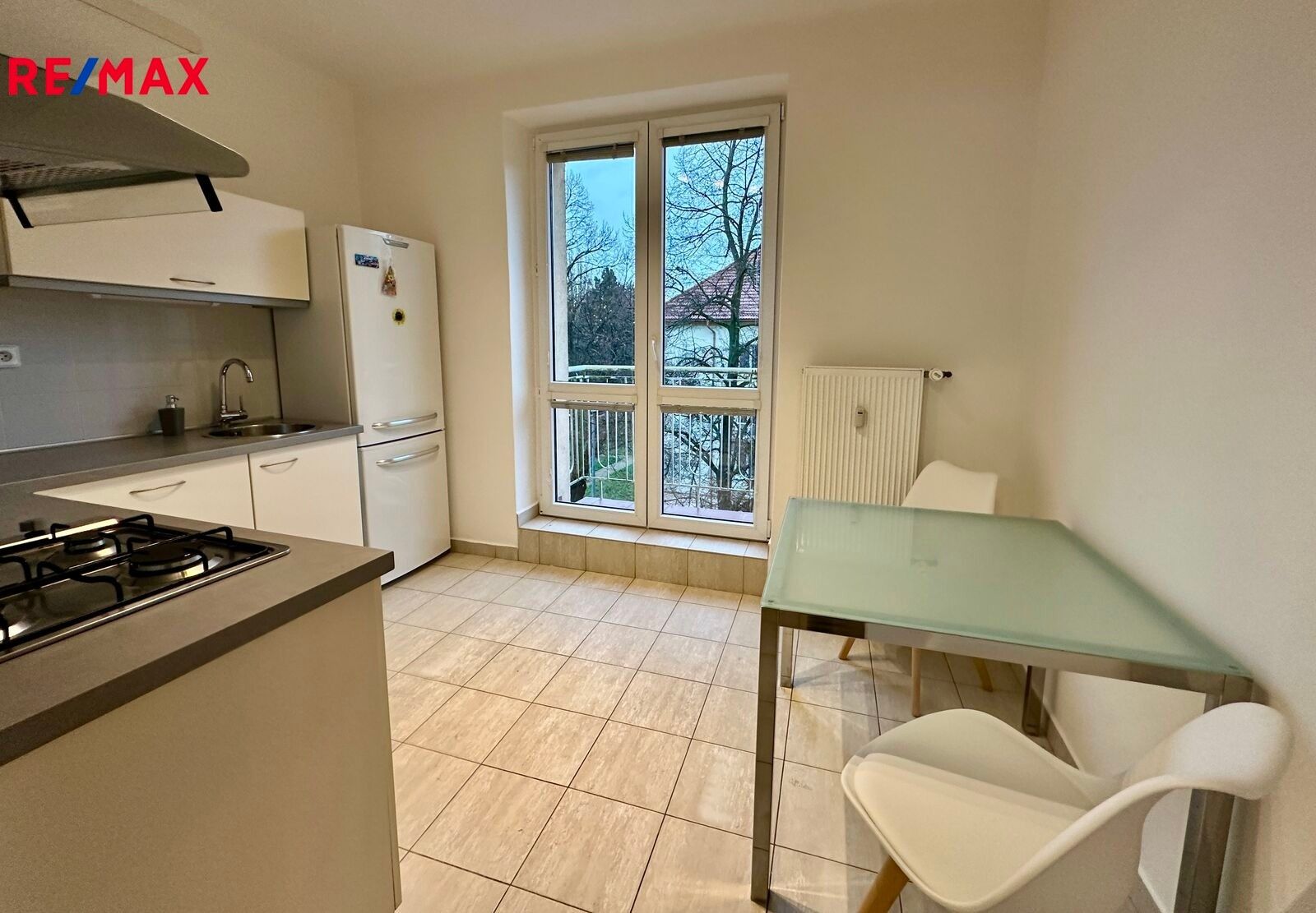 Pronájem byt 1+1 - Katusická 700, Praha, 40 m²