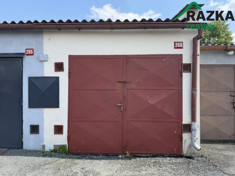 Garáže, Planá, 25 m²