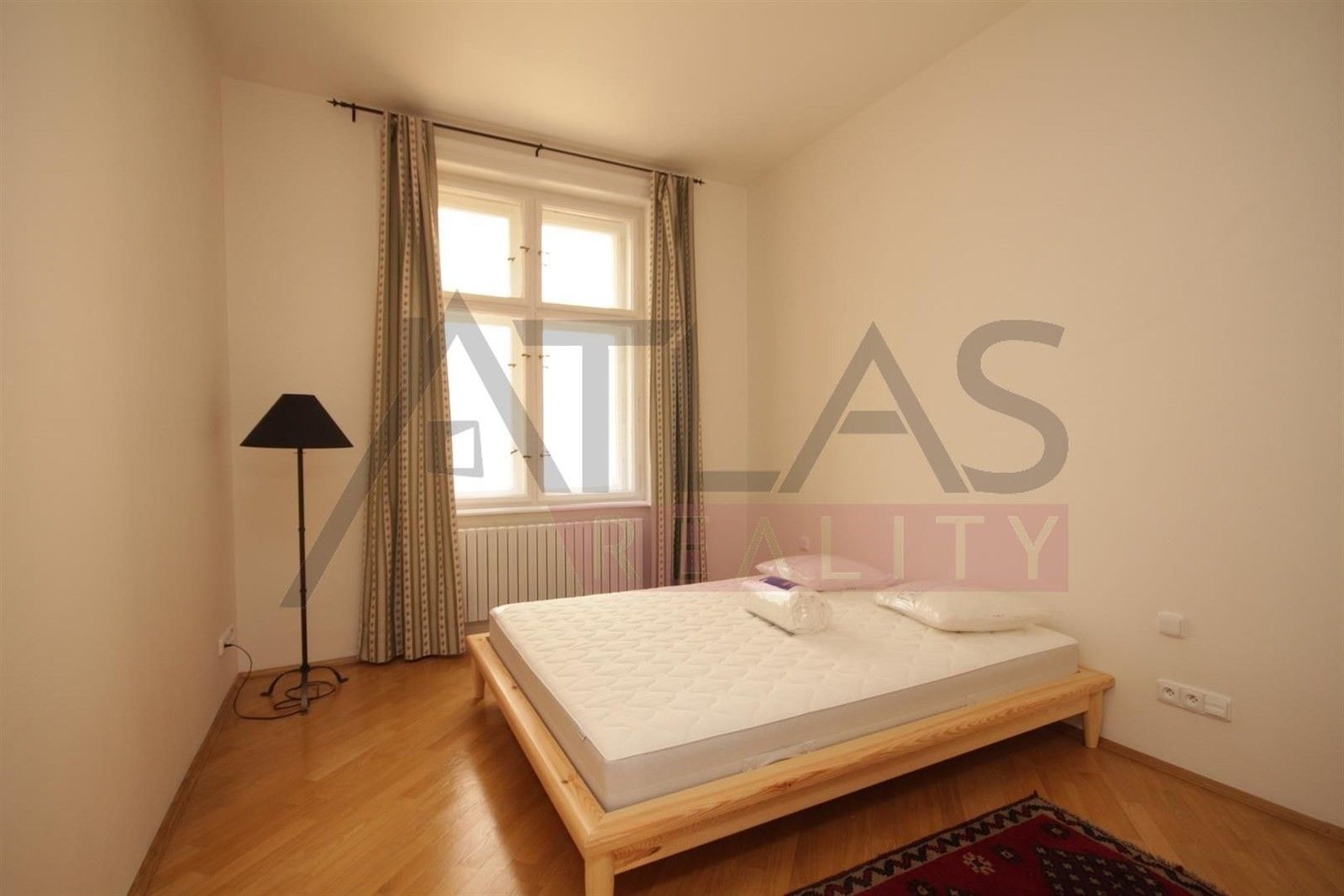 Pronájem byt 3+1 - Odborů, Praha, 104 m²