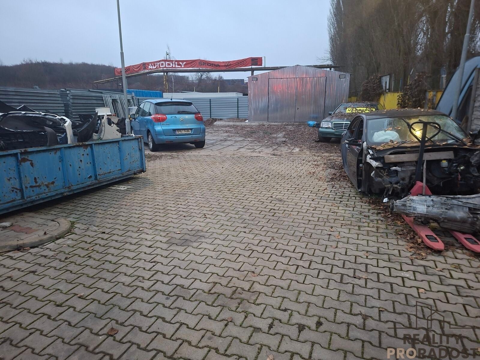 Pronájem komerční - Libušina, Kladno, 600 m²