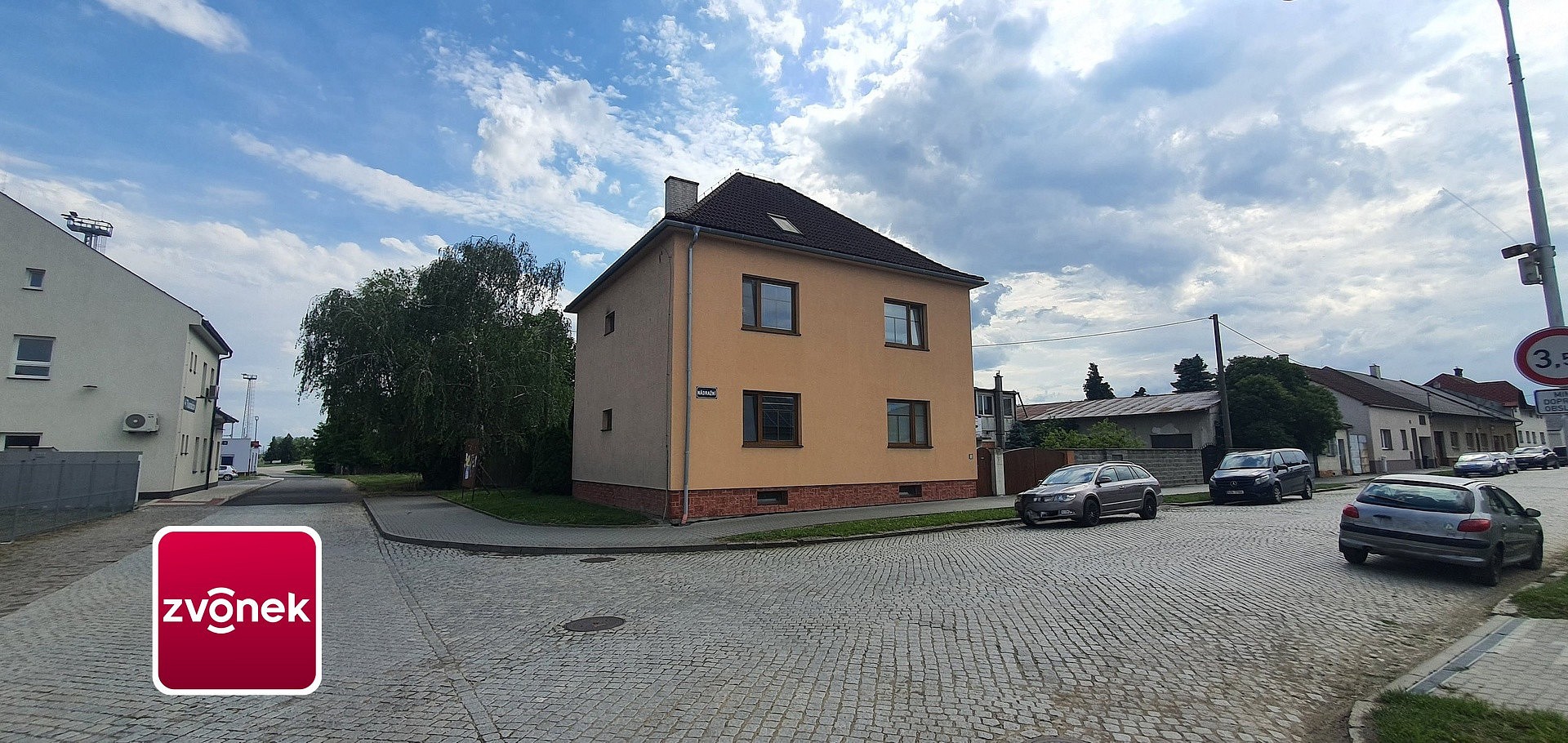 Rodinné domy, Nádražní, Tlumačov, okres Zlín, 250 m² - 1