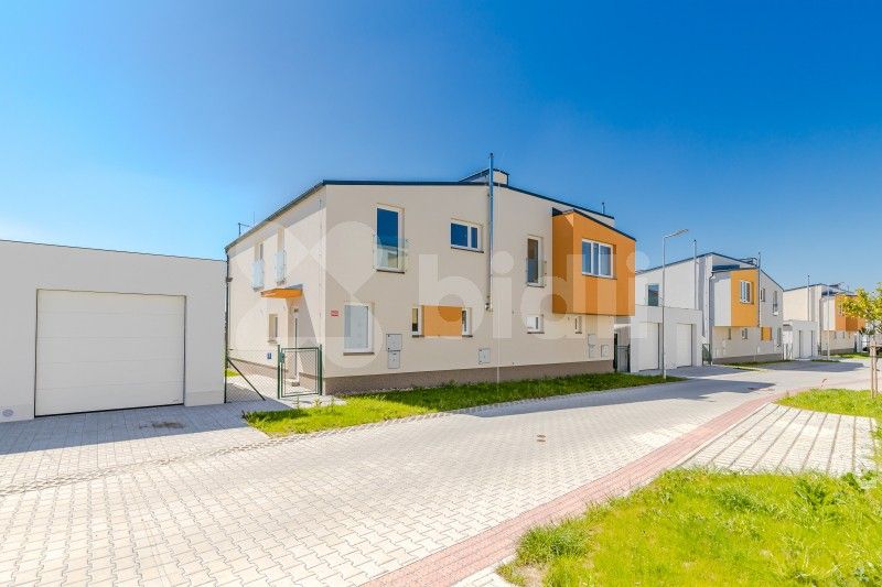 Prodej dům - Lipová, Mladá, Milovice, 122 m²