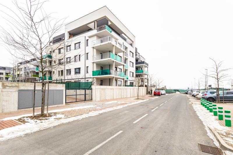 Pronájem byt 3+kk - U Traktorky, Praha, 83 m²