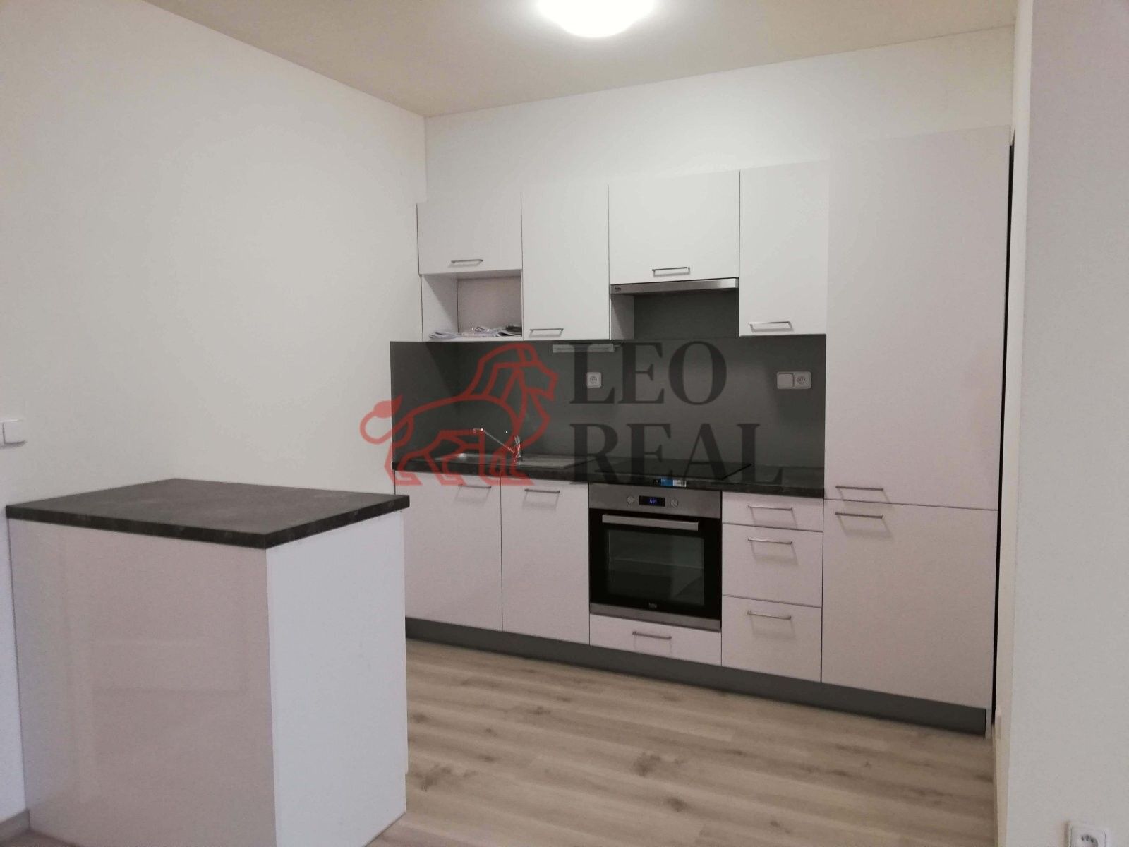 Pronájem byt 1+kk - Karla Nového, Benešov, 35 m² - 2
