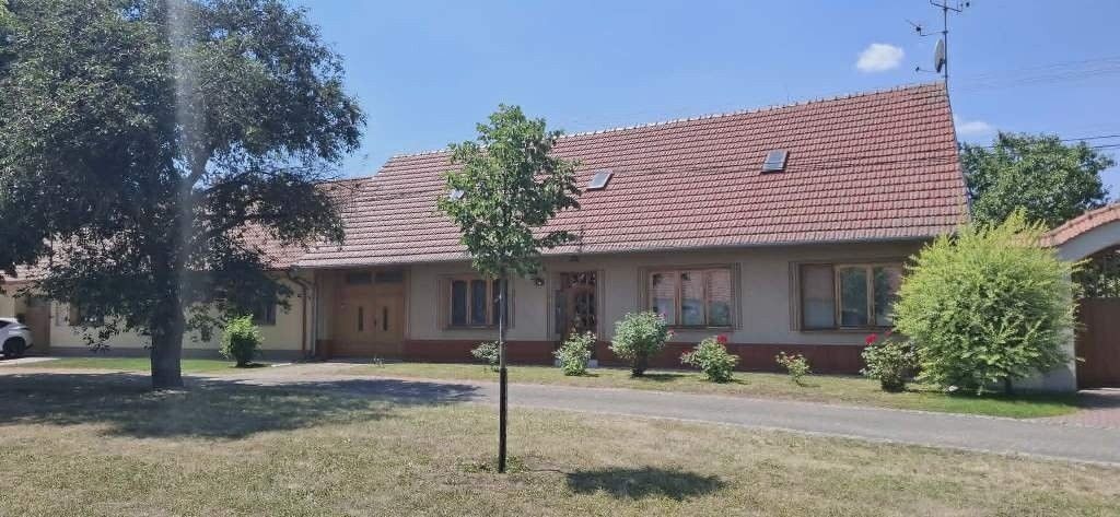 Rodinné domy, Ivaň, 350 m² - 2
